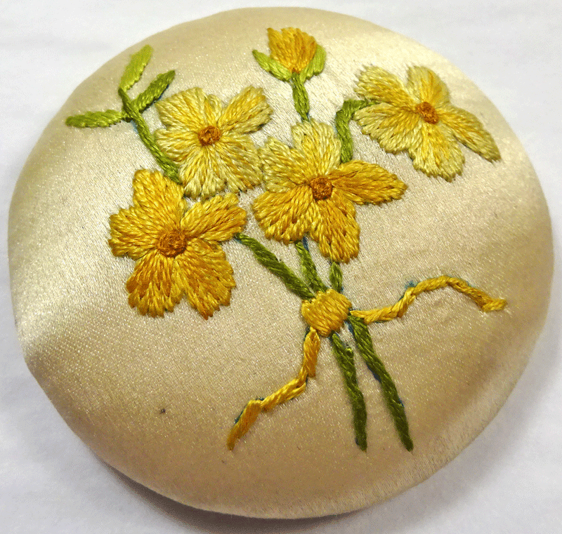 np310-large-embroidered-flowers-yellow-flowers.gif