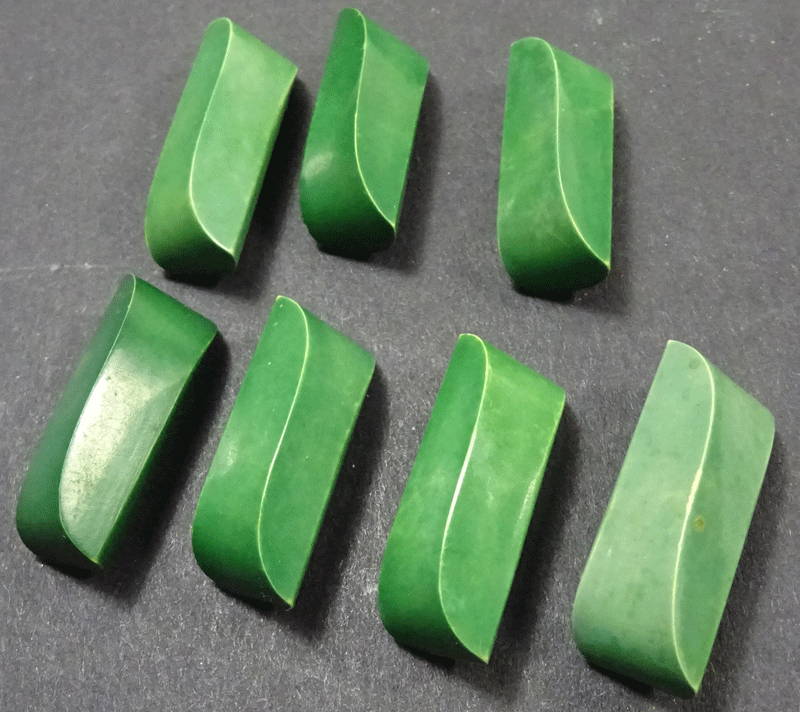 Set of 7 green geometric shape