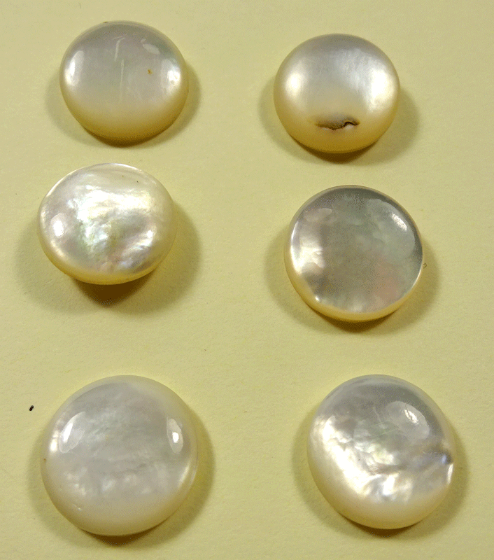 Set of 6 rounded pearl dress buttons