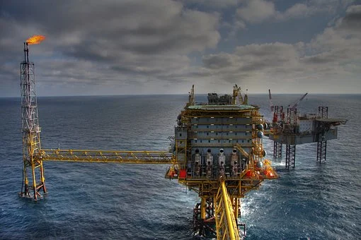 rig-2251648__340.jpg