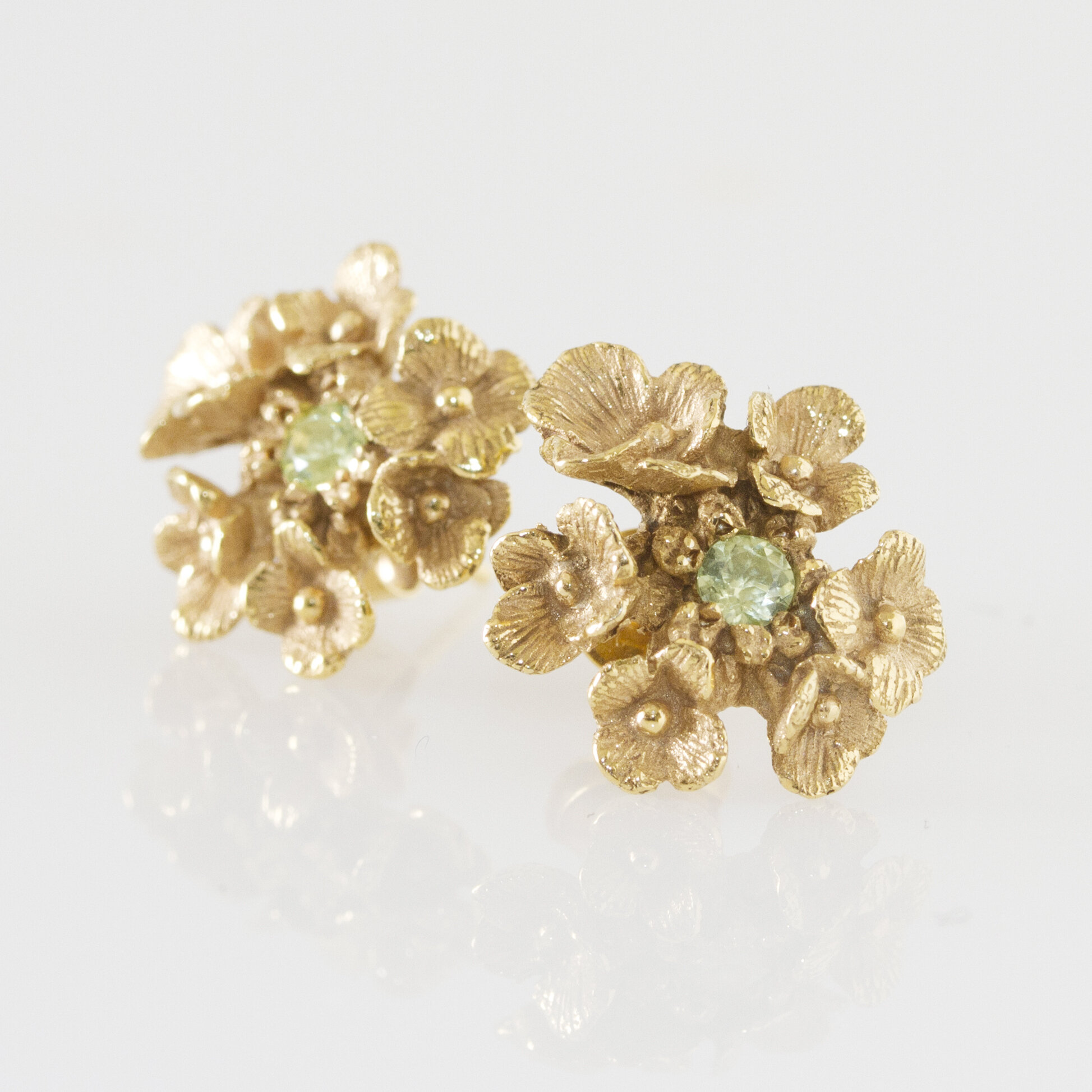 Boucles d'oreilles hortensia simples haute fantaisie or 18 carats ( or jaune, or gris, or blanc, or rose), argent sterling 925, vermeil (plaqué or)