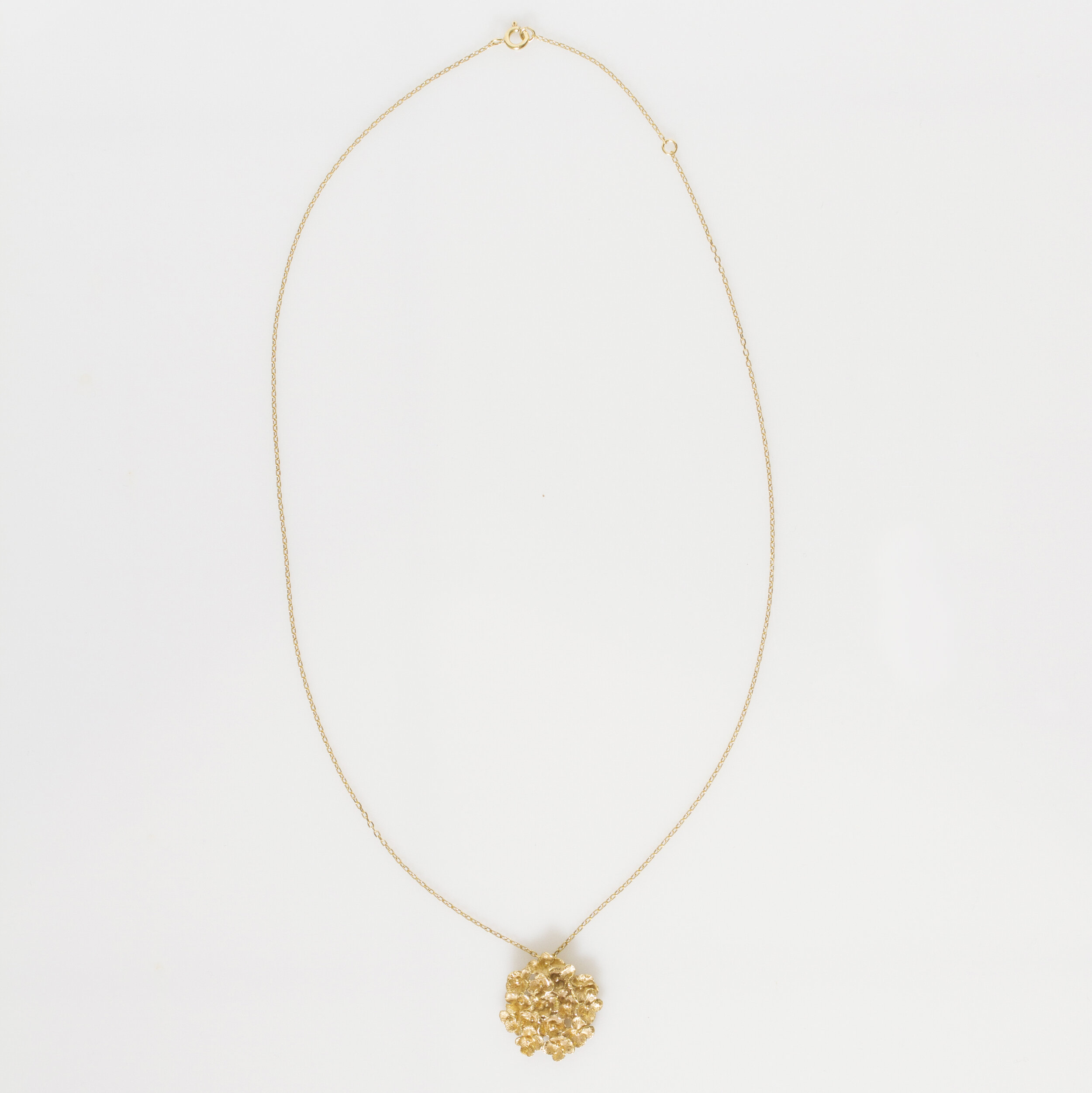 Collier hortensia rond créateur Paris