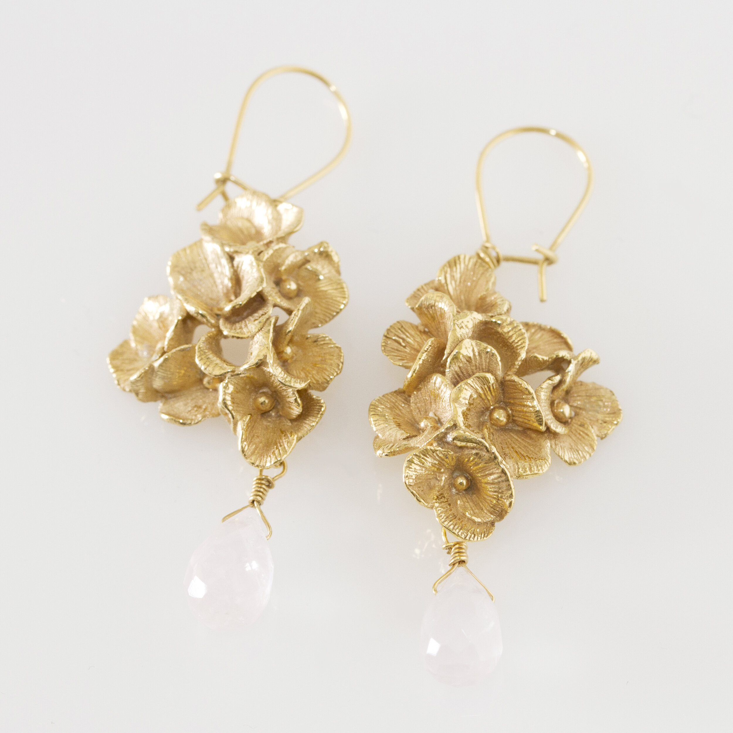 Boucles d'oreilles hortensia triangle 18k ( or jaune, or gris, or blanc, or rose), argent sterling 925, vermeil (plaqué or)