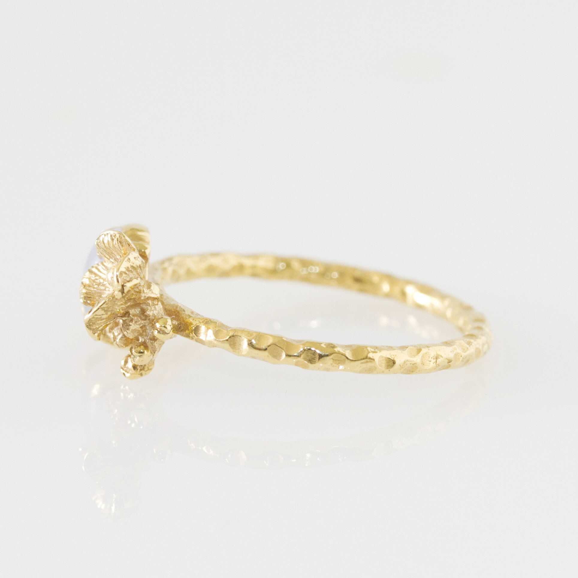 Bague hortensia cabochon créateur parisien