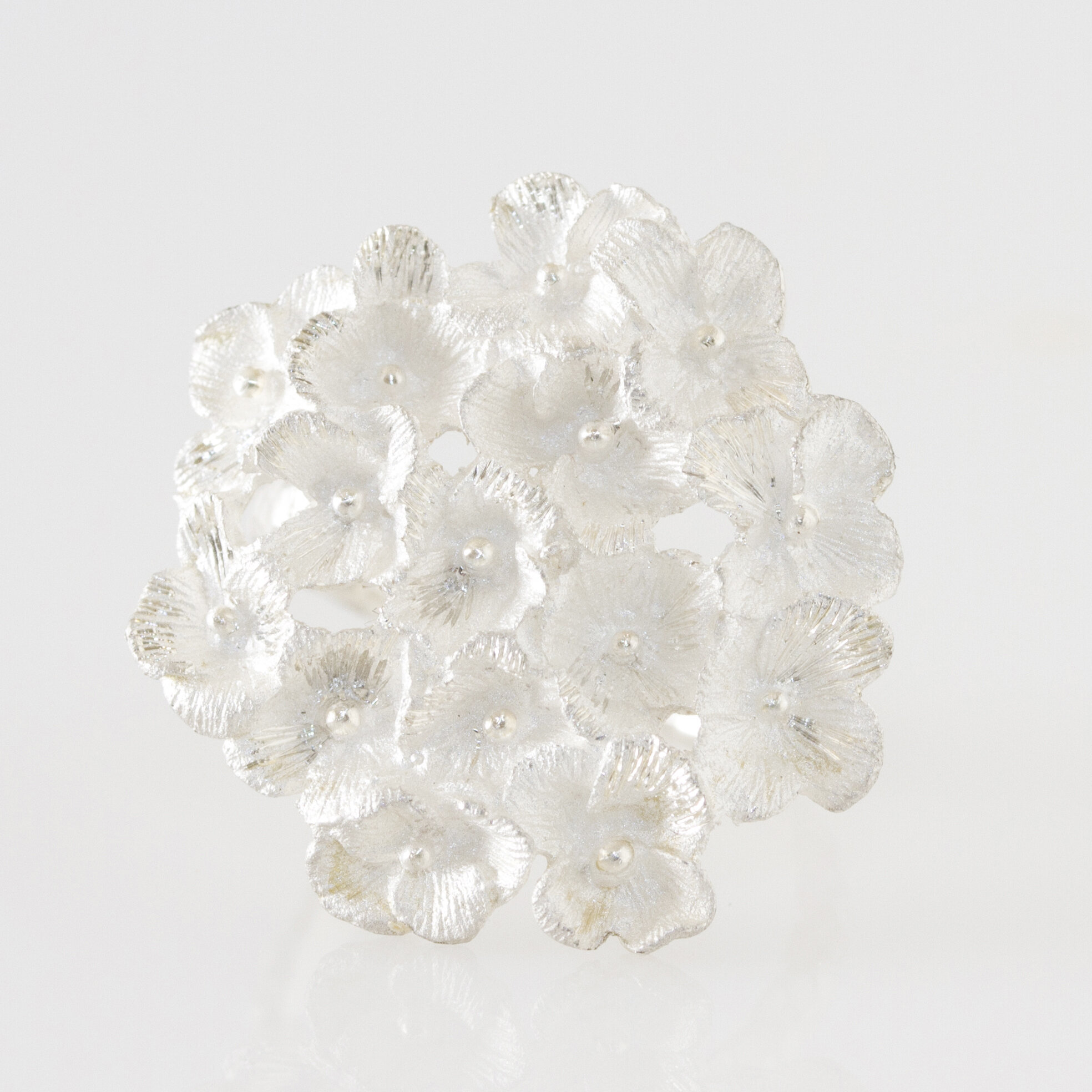 Bague Hortensia fleur entière bijouterie Paris