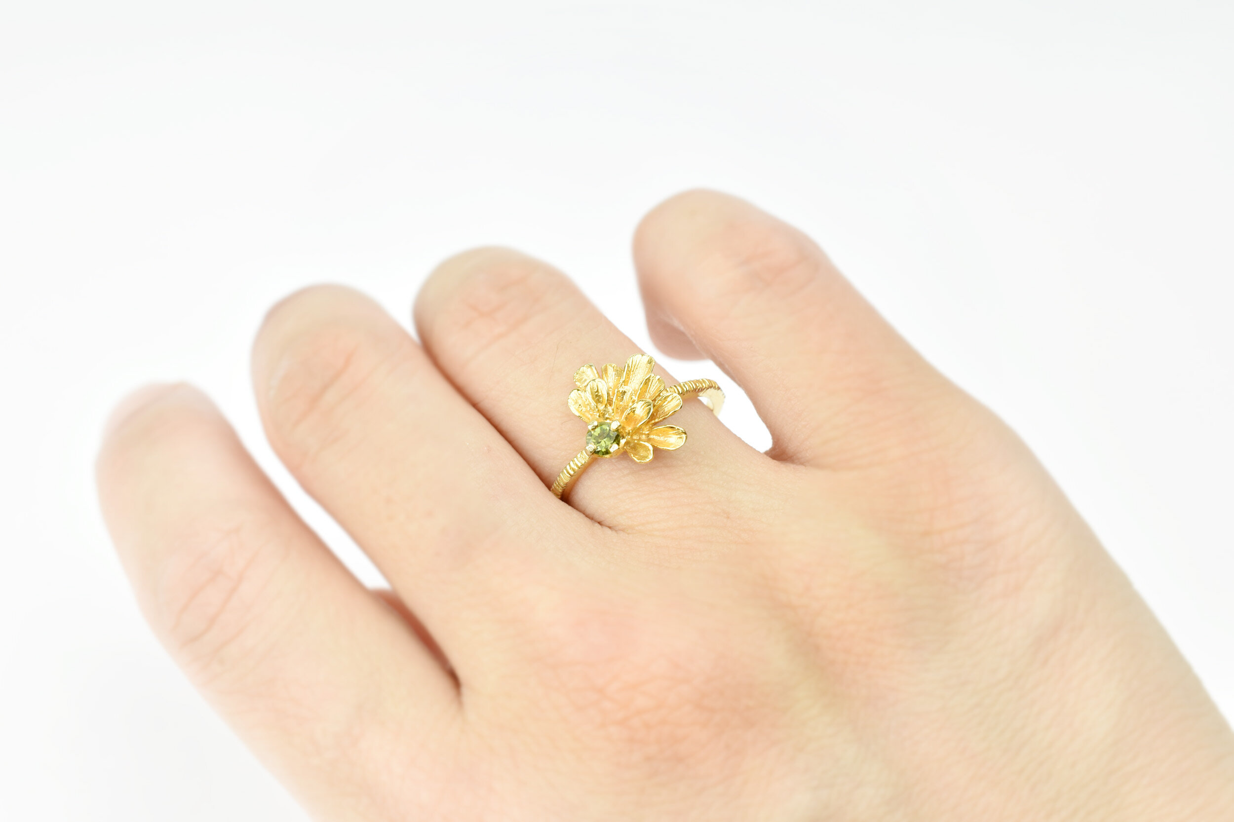 Bague Fleurs Dahlia créateur Parisien