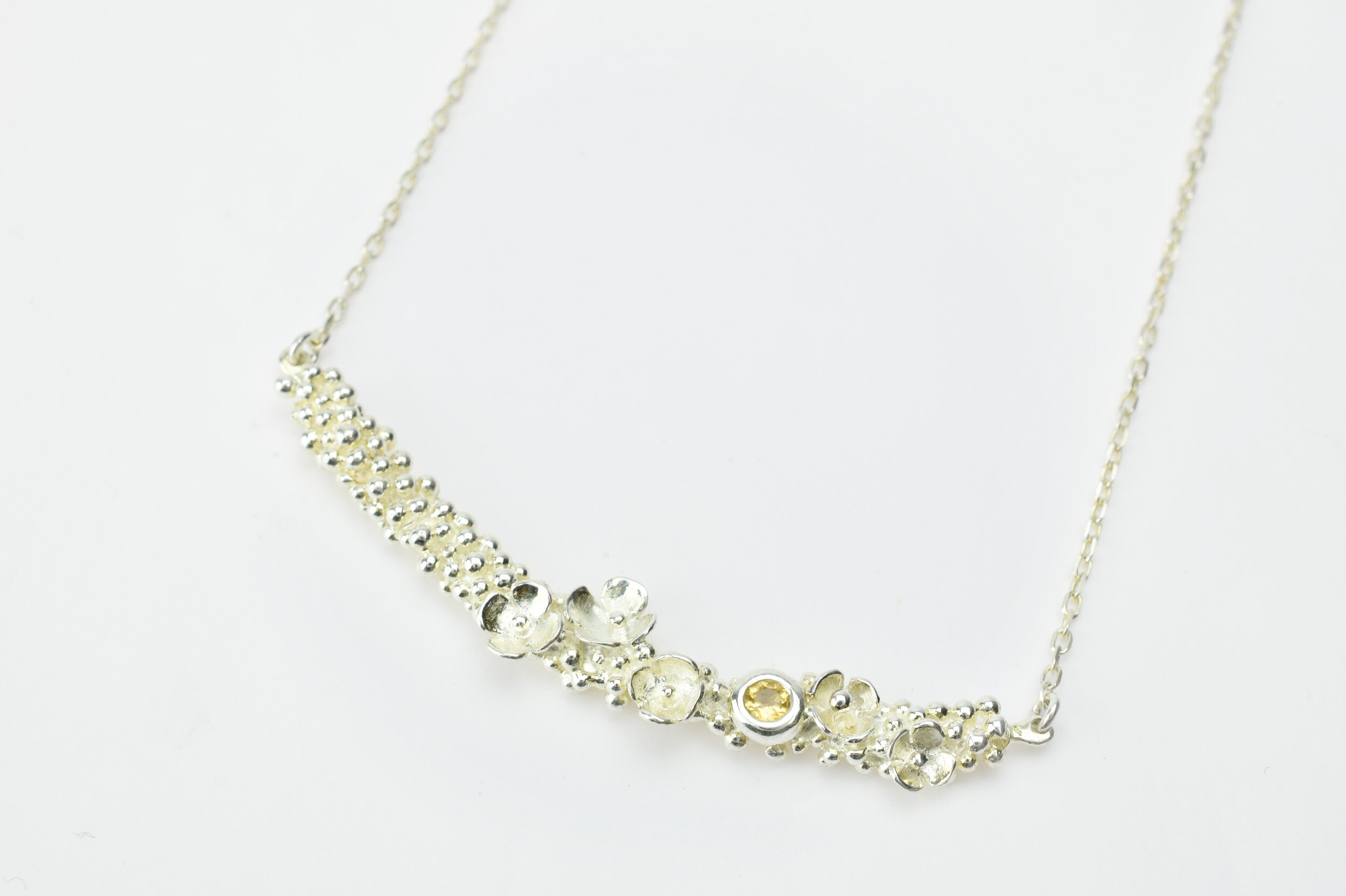 Collier Fleur or Blanc