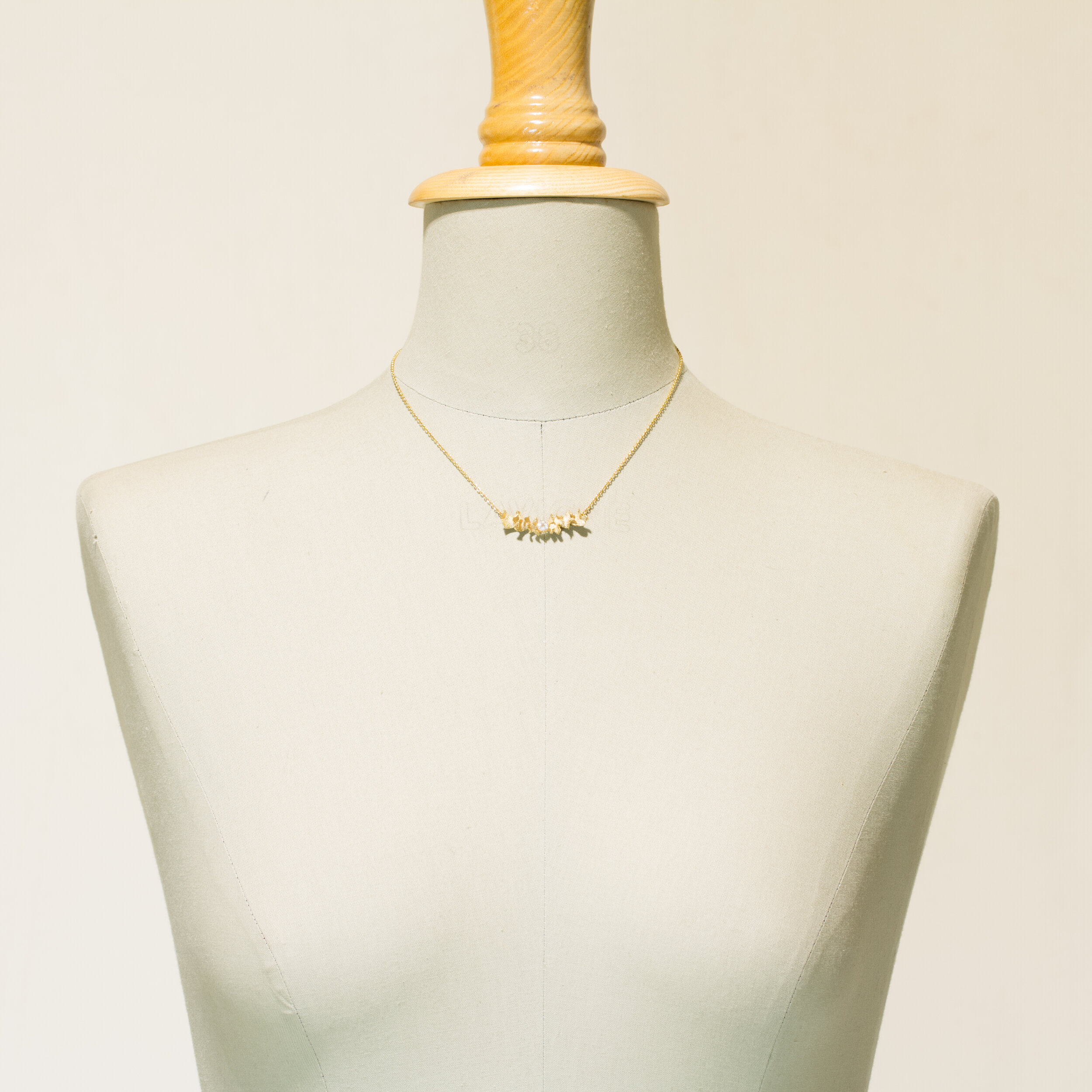 Collier pivoine artisan bijoutier