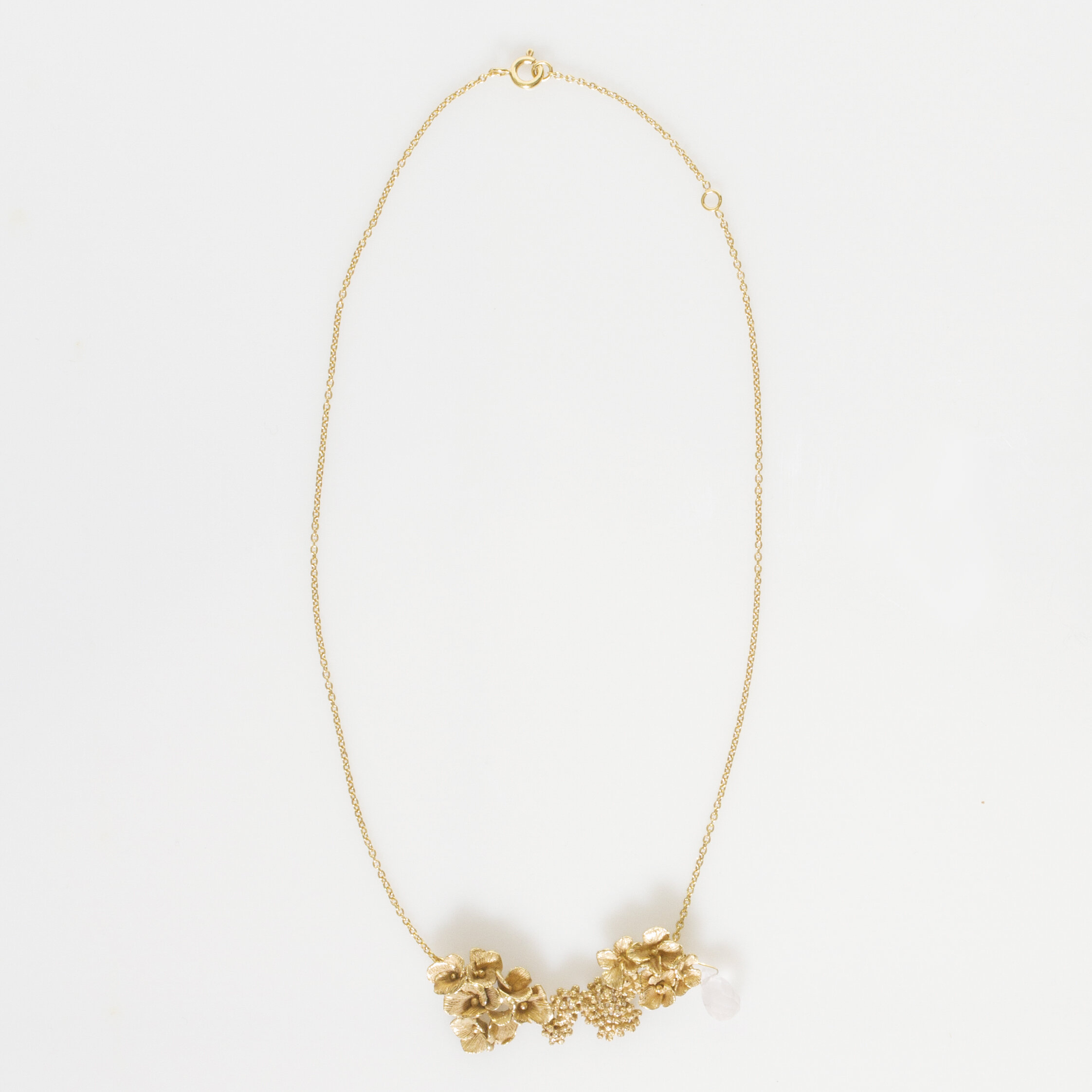 Collier hortensia en floraison artisan créateur