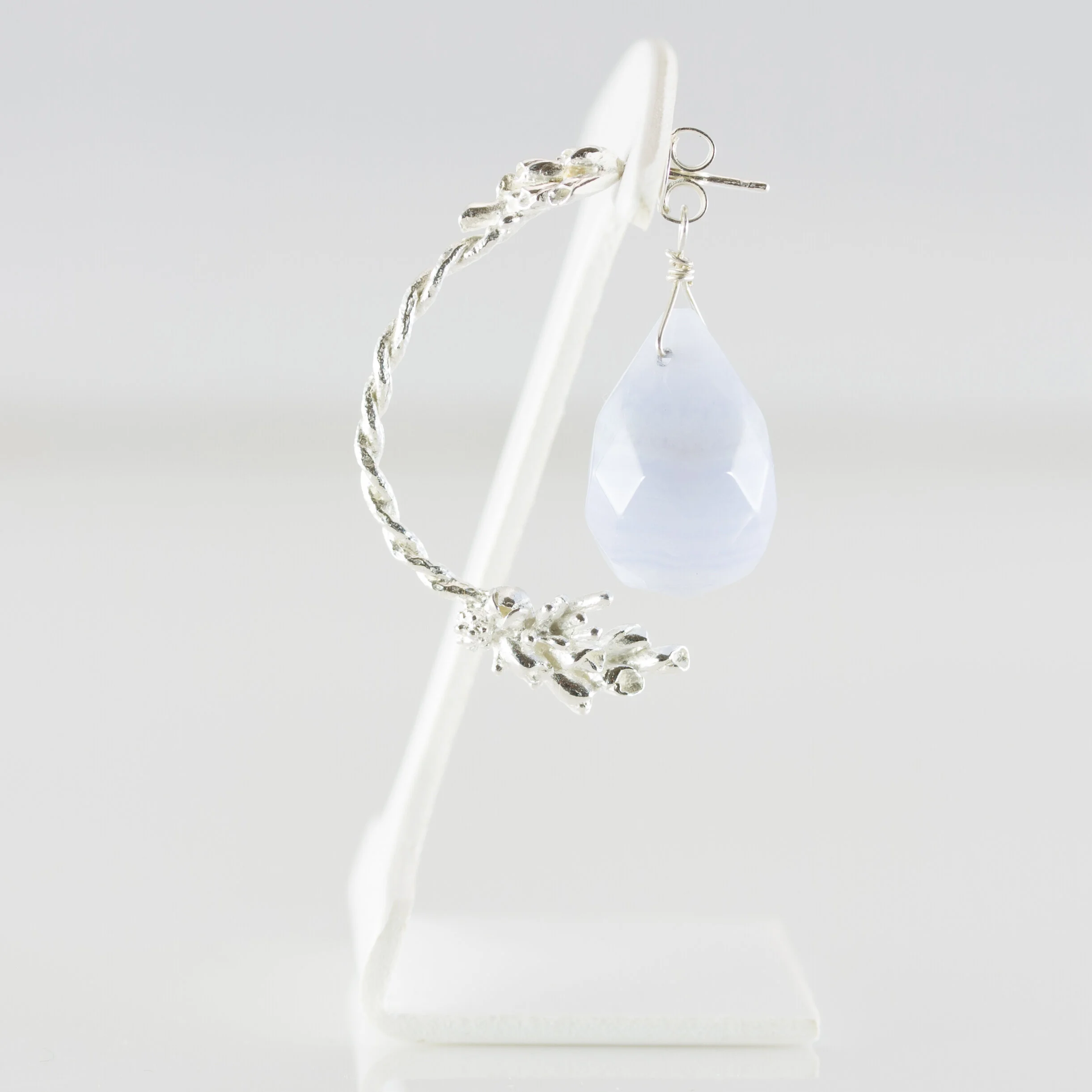 Boucles d'oreilles courbées Bourgeons originales pour femmes