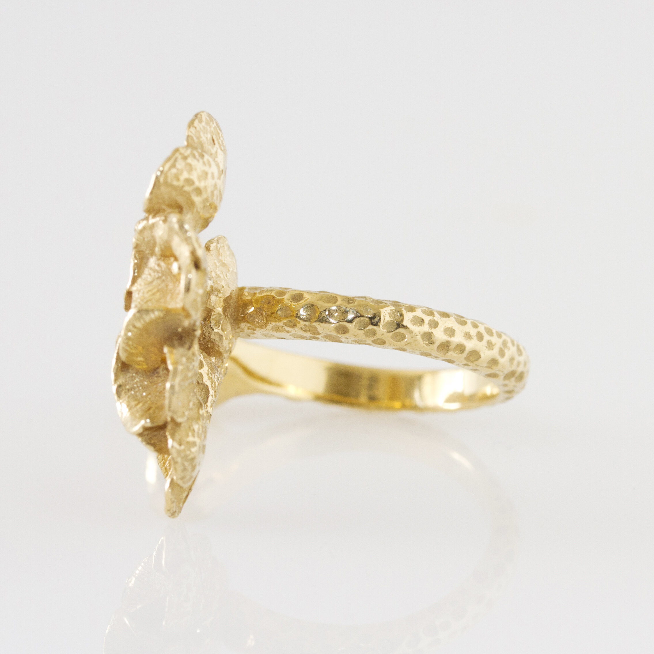 Bague hortensia ouverte créateur parisien