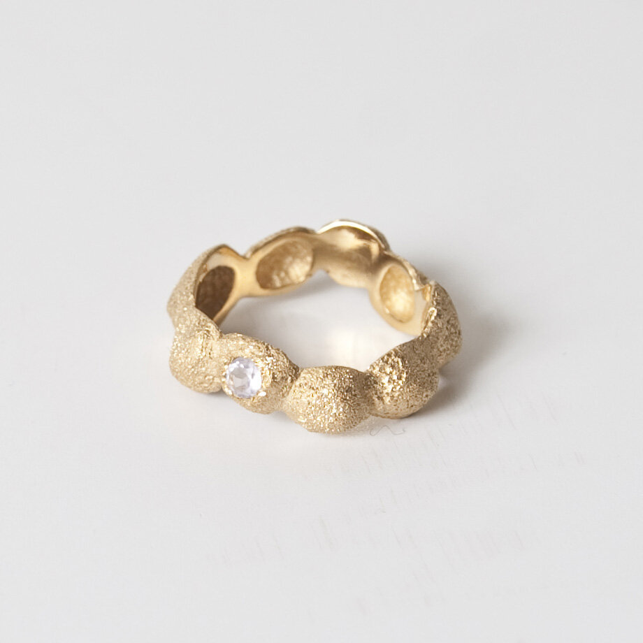 Bague galet large de créateur paris or 18k ( or jaune, or gris, or blanc, or rose), argent sterling 925, vermeil (plaqué or)