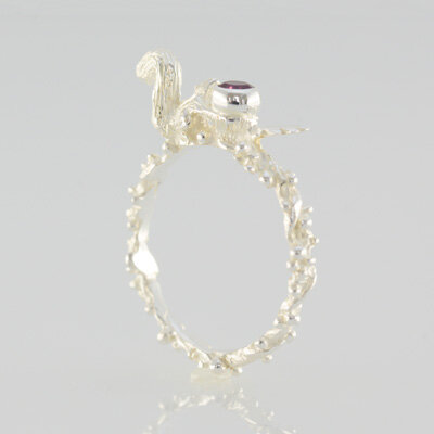 Bague écureuil avec petite pierre bijouterie Paris