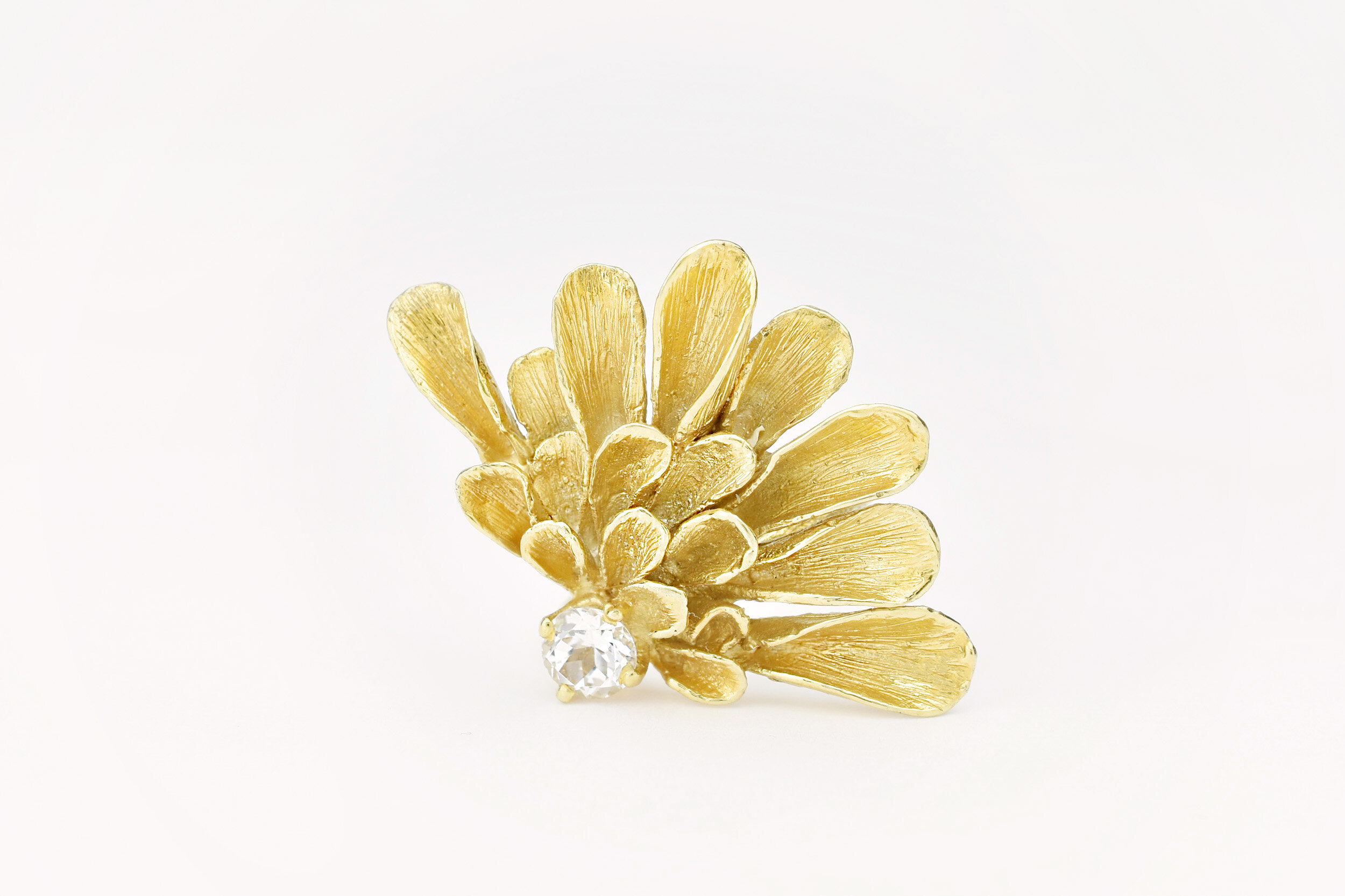 Boucles d'oreilles Dahlia demie-fleur bijoutier joaillier