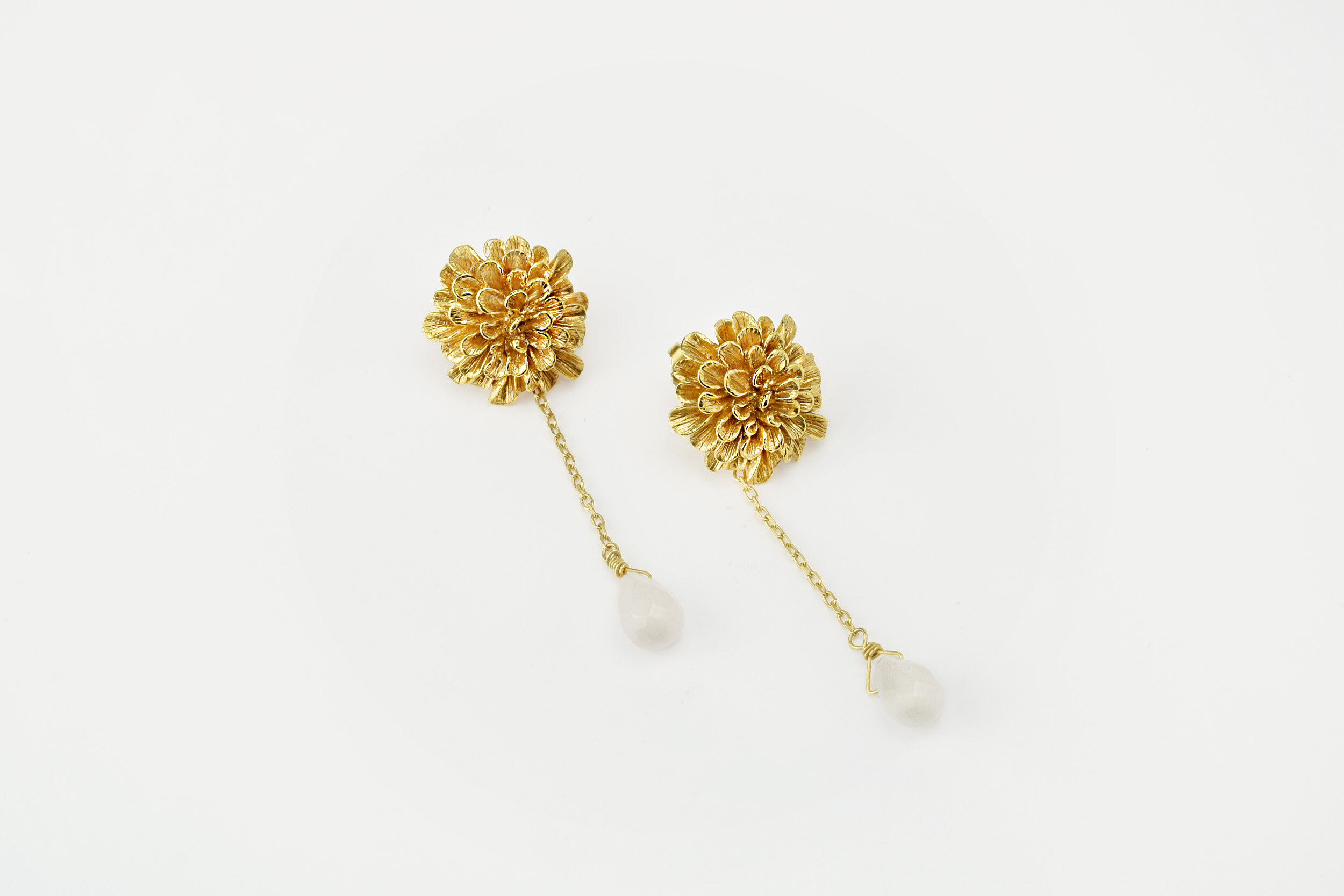 Boucles d'oreilles rondes Dahlia or 18 carats ( or jaune, or gris, or blanc, or rose), argent 925 massif, vermeil (plaqué or) pour femmes