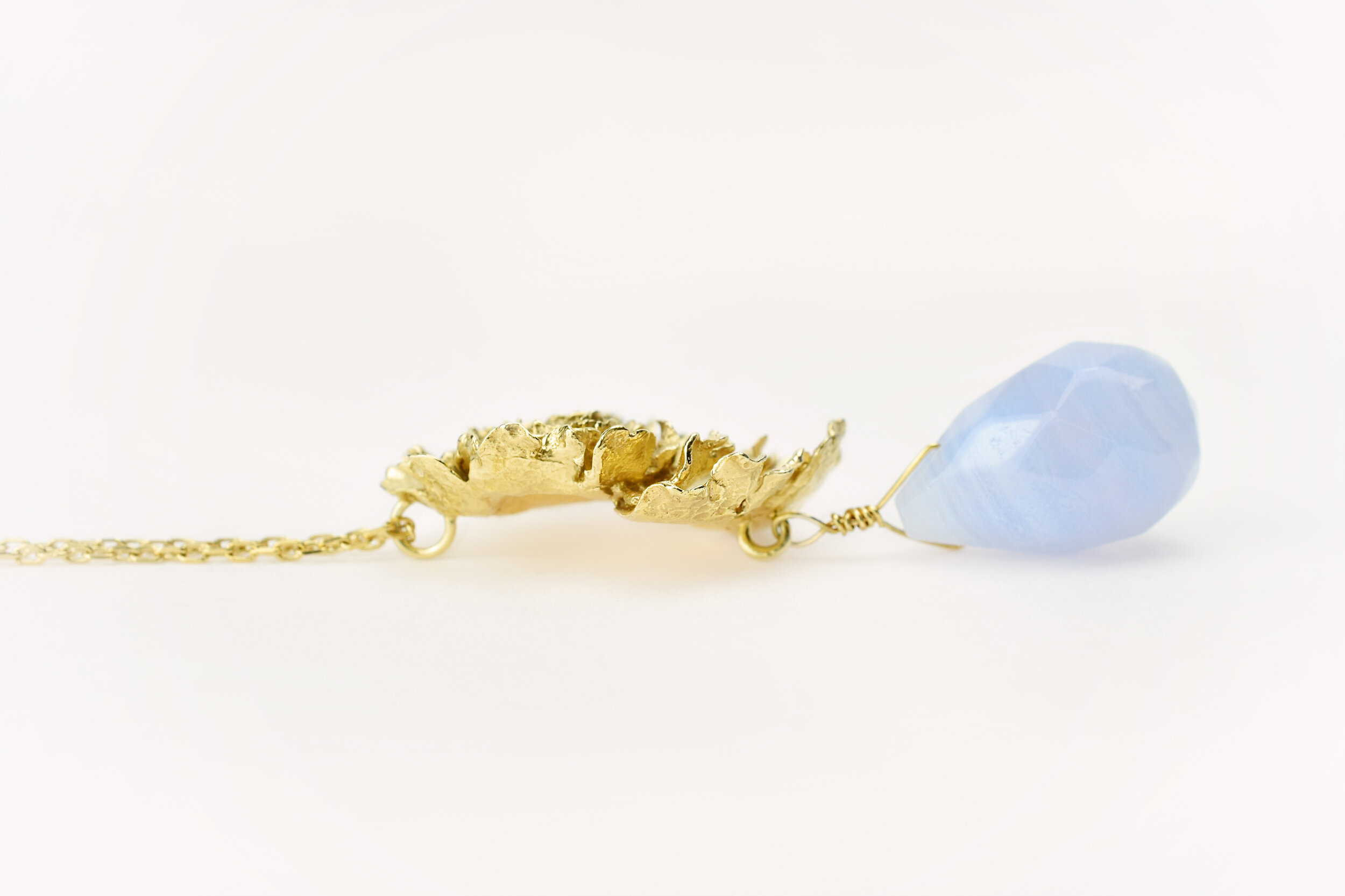 Collier pivoine brillant joaillier paris