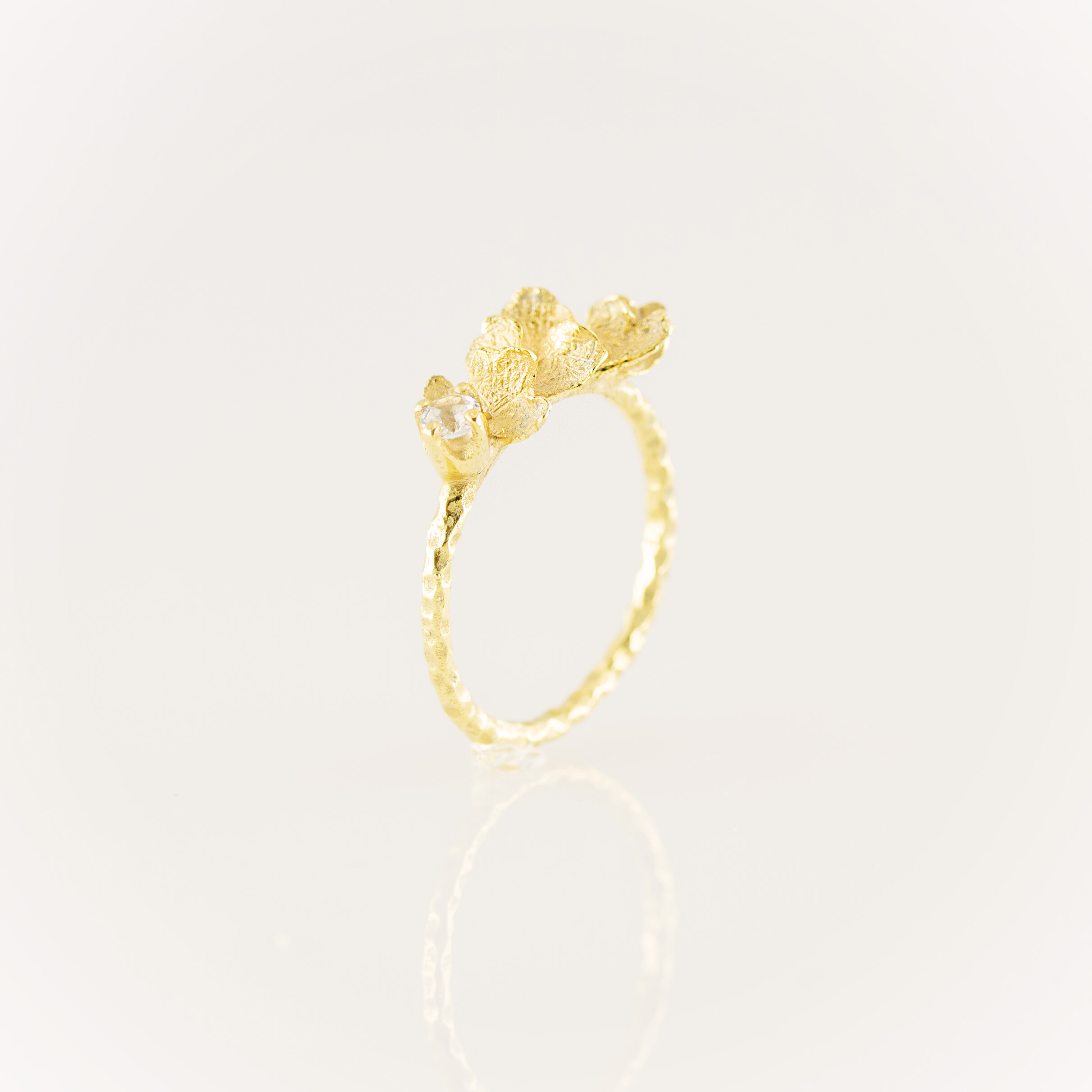 Bague pivoine fine créateur parisien