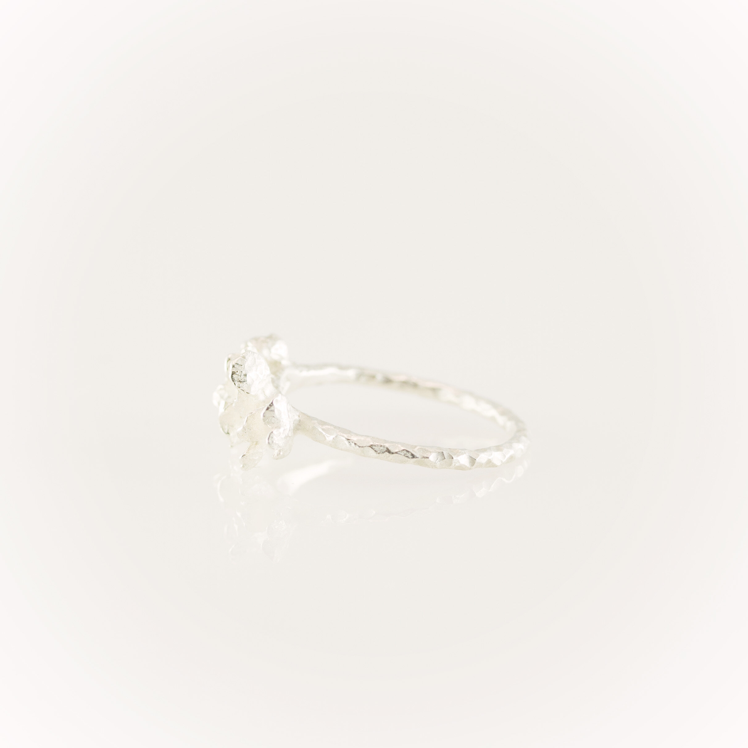 Bague pivoine fine haute fantaisie