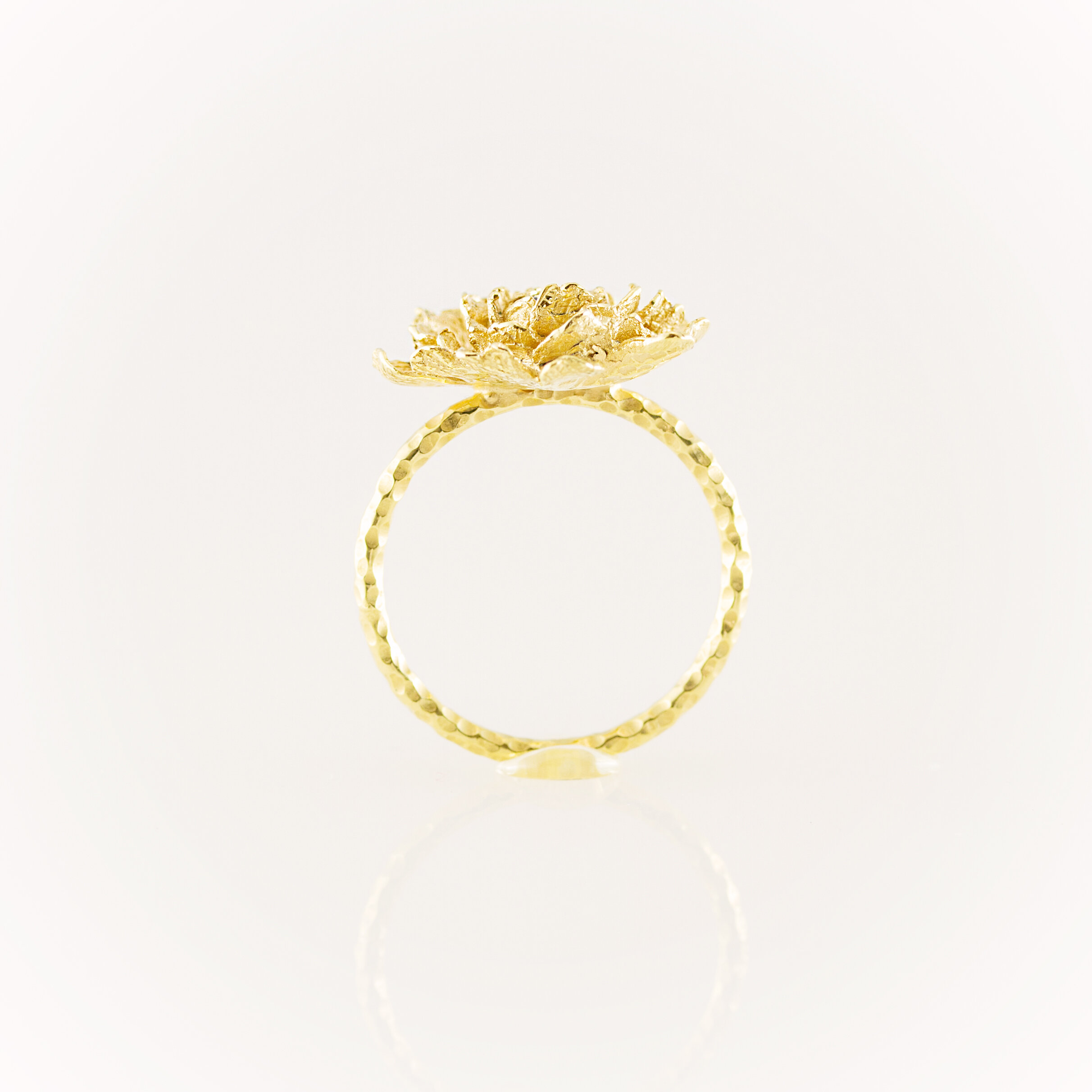 Bague pivoine ronde artisanale