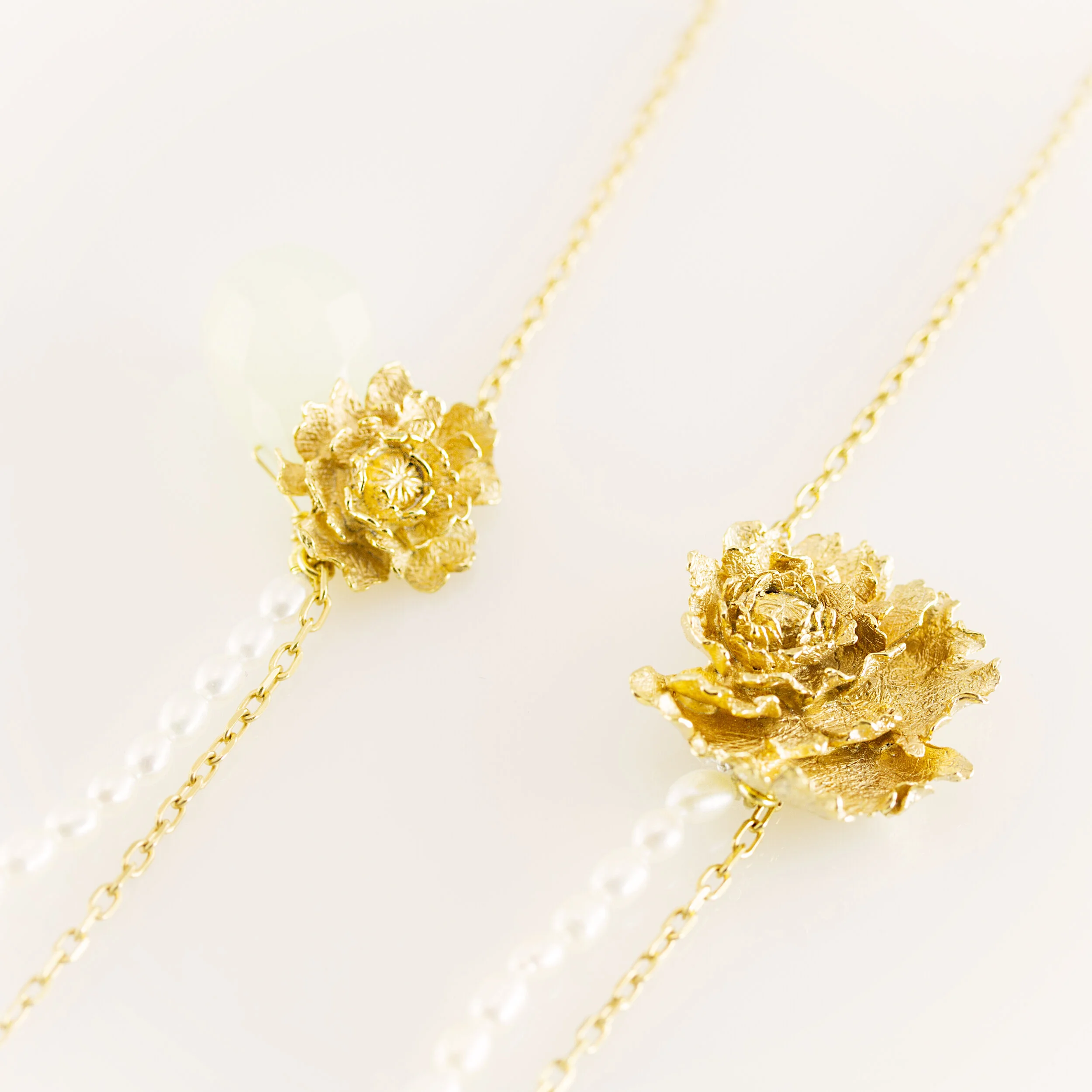 Collier pivoine perles long bijoutier parisien or 18k ( or jaune, or gris, or blanc, or rose), argent sterling 925, vermeil (plaqué or)