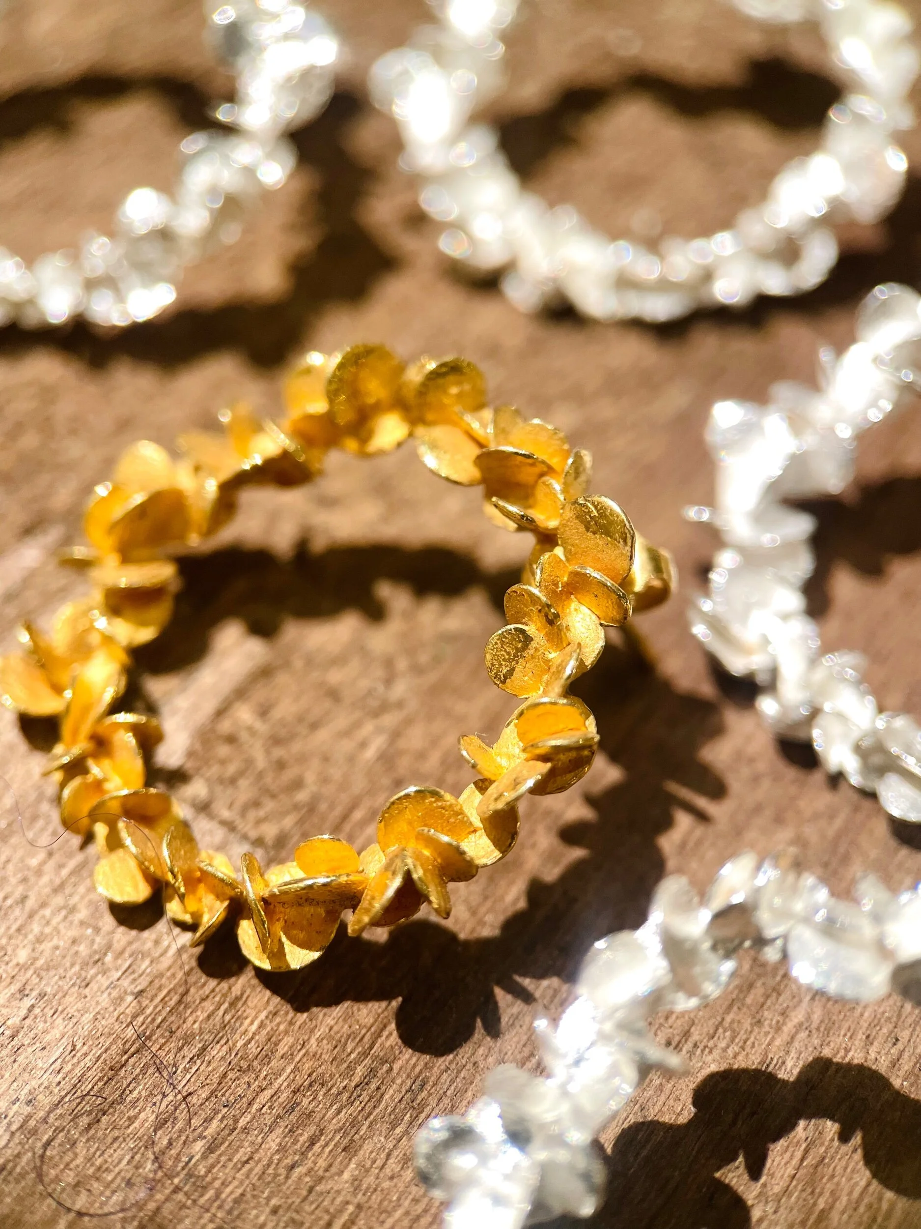 Boucles d'oreilles rondes réalisées à la main Paris - La lueur de l'aube