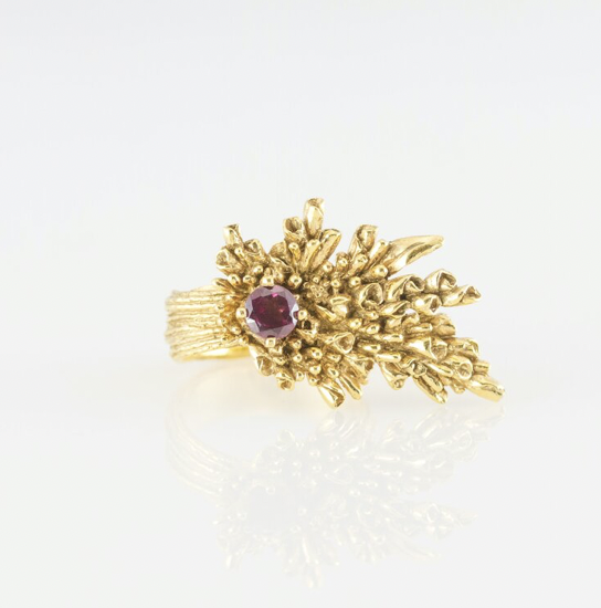 Artisanal ring woman