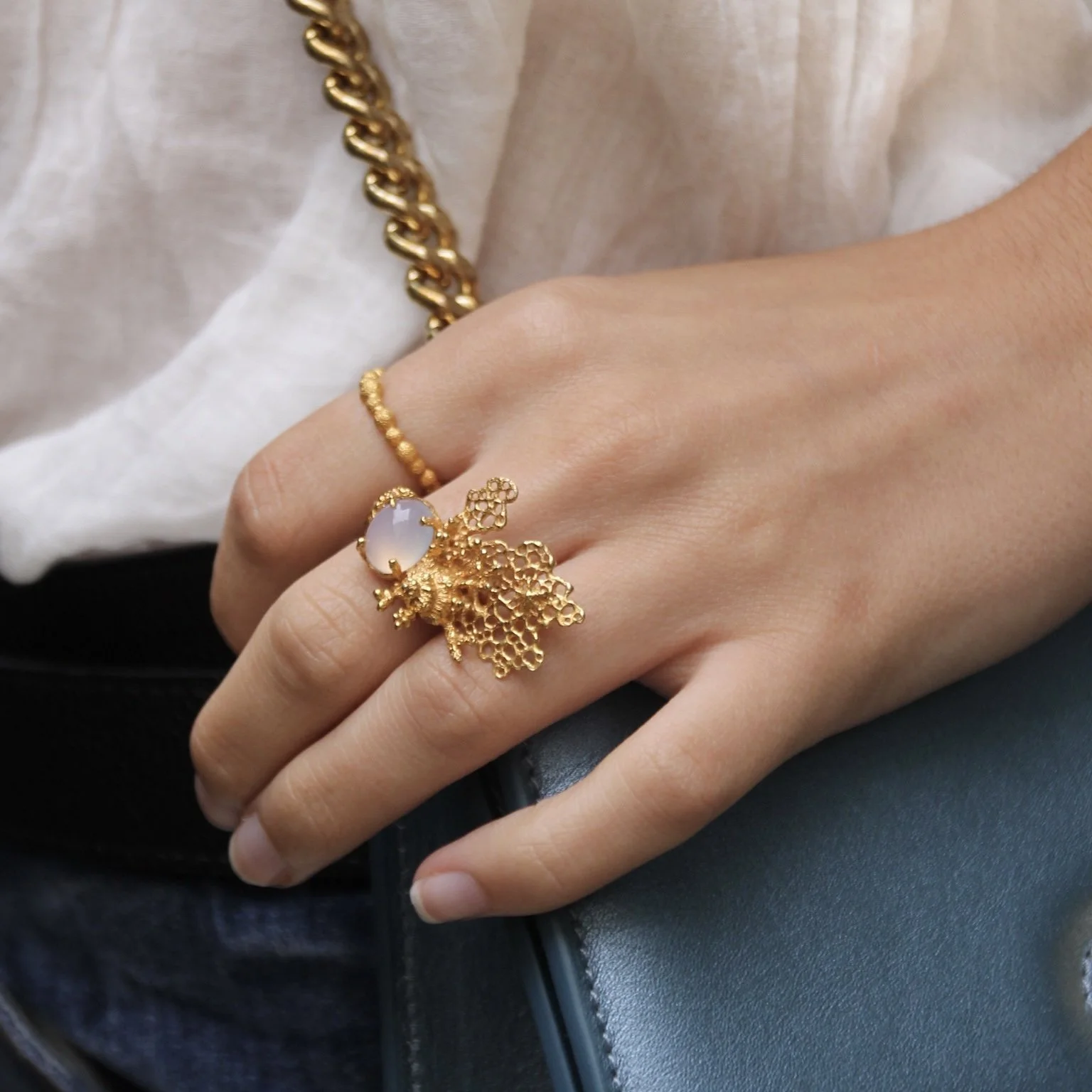 BIJOUX FANTAISIE OU PRÉCIEUX : COMMENT FAIRE LA DIFFÉRENCE ?