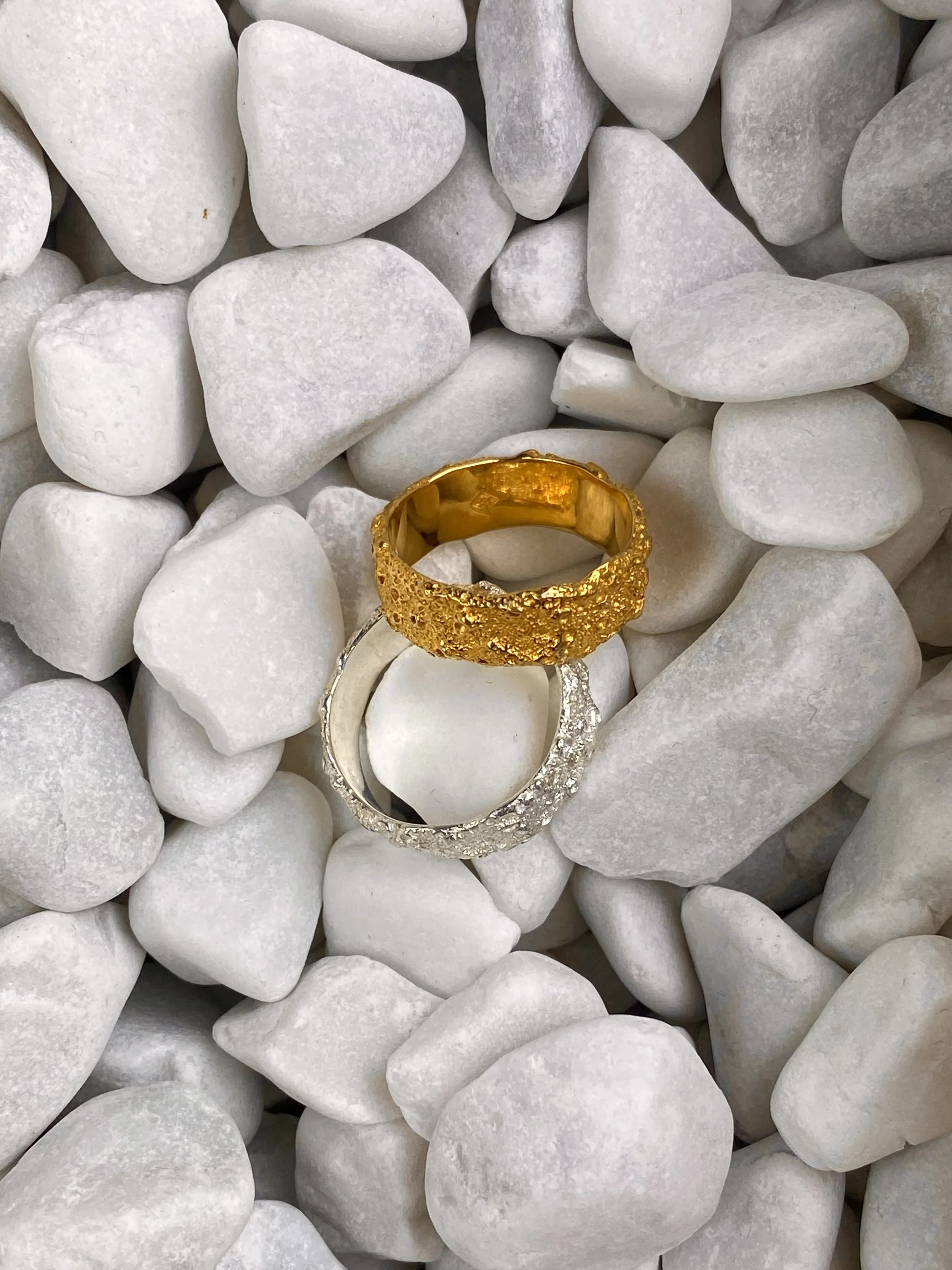 Handcrafted wedding rings Paris