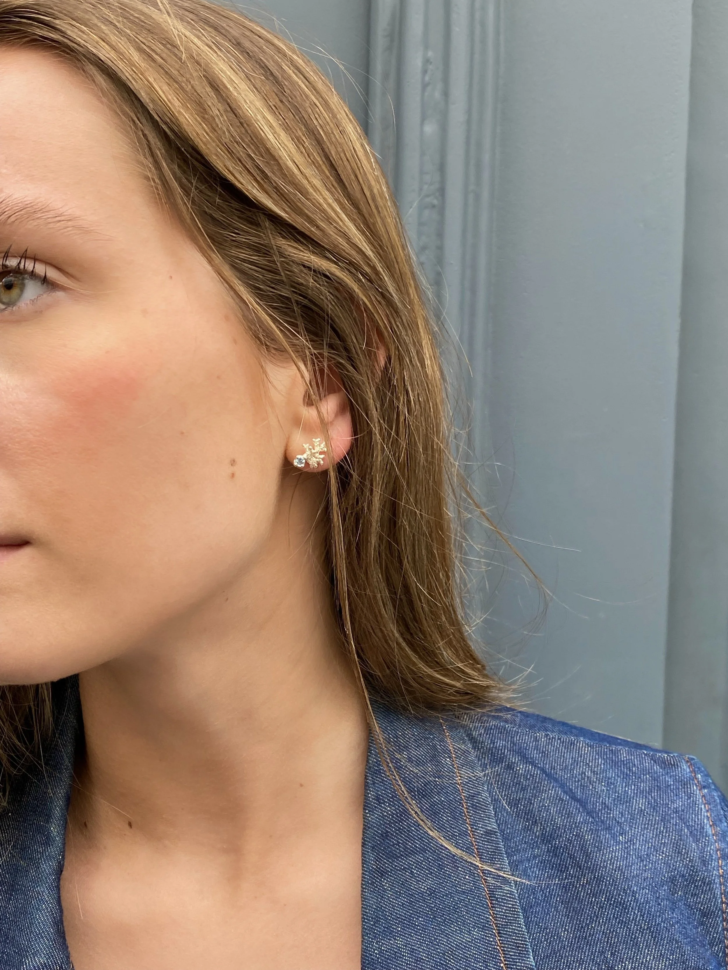 Sous la neige | tiny earrings | Boucles d'oreilles