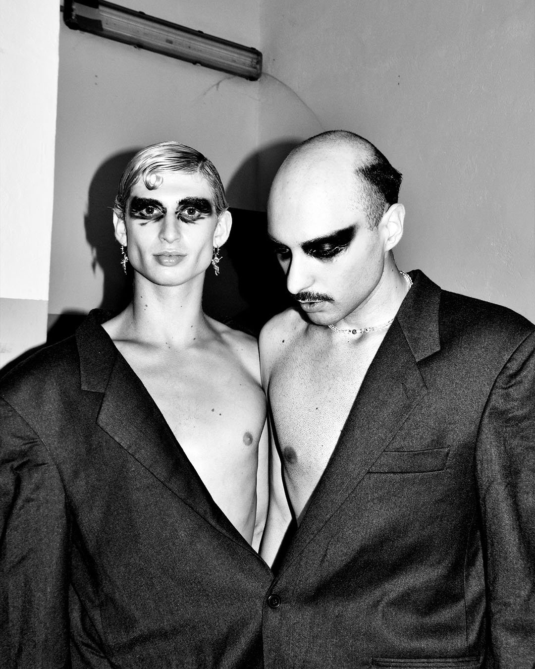 A black and white backstage photo of the Laud and Praud fashion show in Milan, photo taken by Margareta Moen