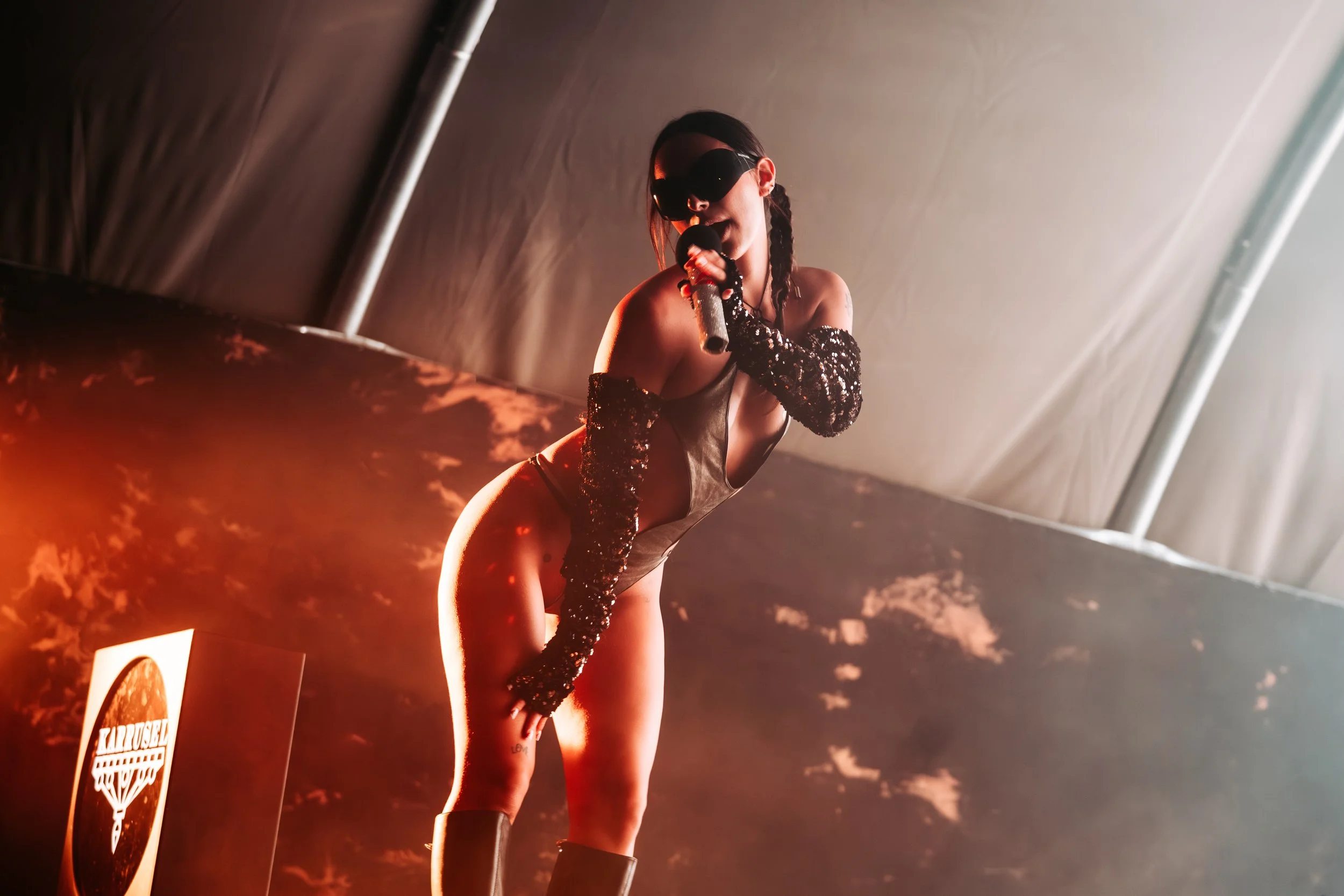 Miss Bashful - Photo by Amihaesei Alexandru