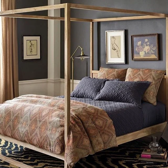 It&rsquo;s the weekend! Hopefully it&rsquo;s relaxing before busy holiday week. .
.

#instahome #instadecor #decor #decorating #interiordesign #interiordecorating #chicago #northshore #interiorstyle #interiorstyling #homedesign #dream_interiors #home