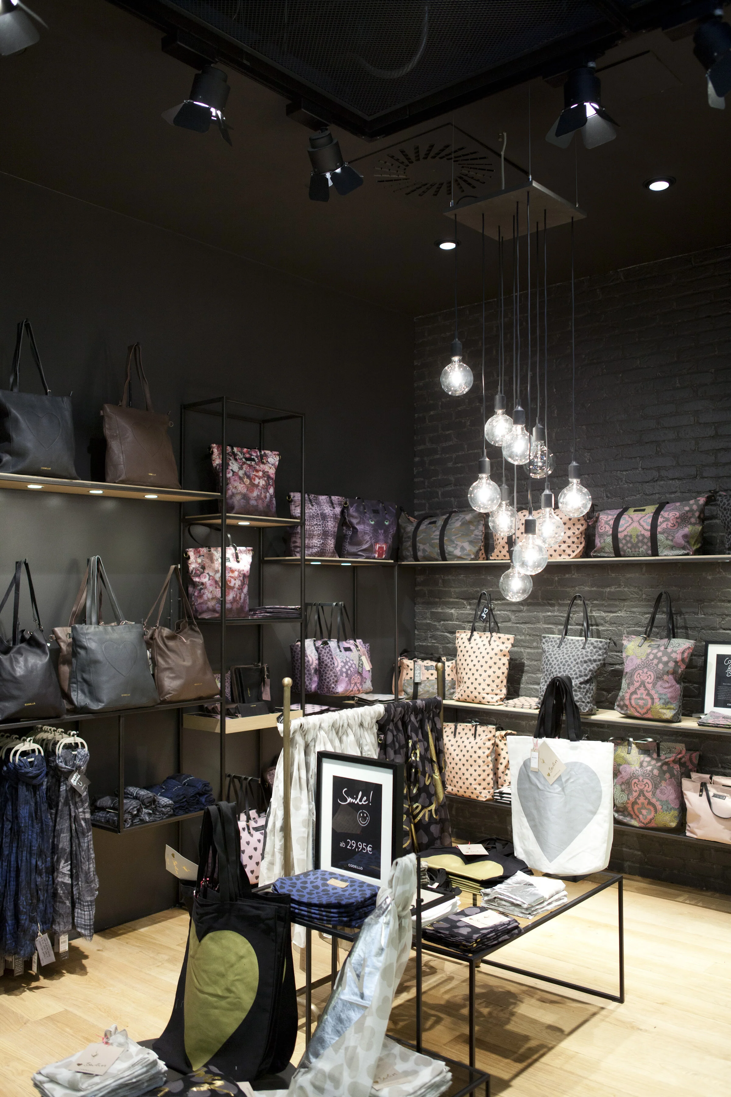 Buero Philipp Moeller Neubau Codello Store Berlin.jpg