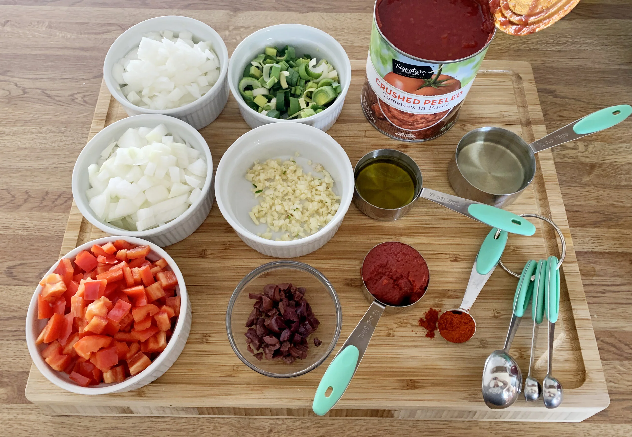The basice needs for a great sofrtio! You can even add a spicy pepper if you’d like.