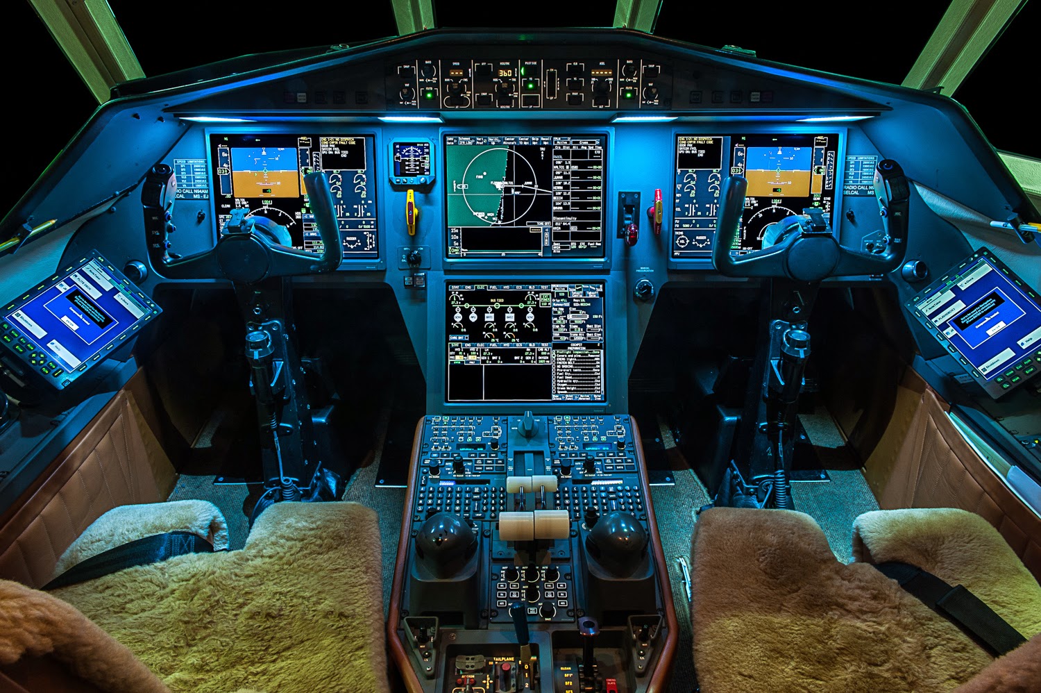 Falcon2000-.jpeg
