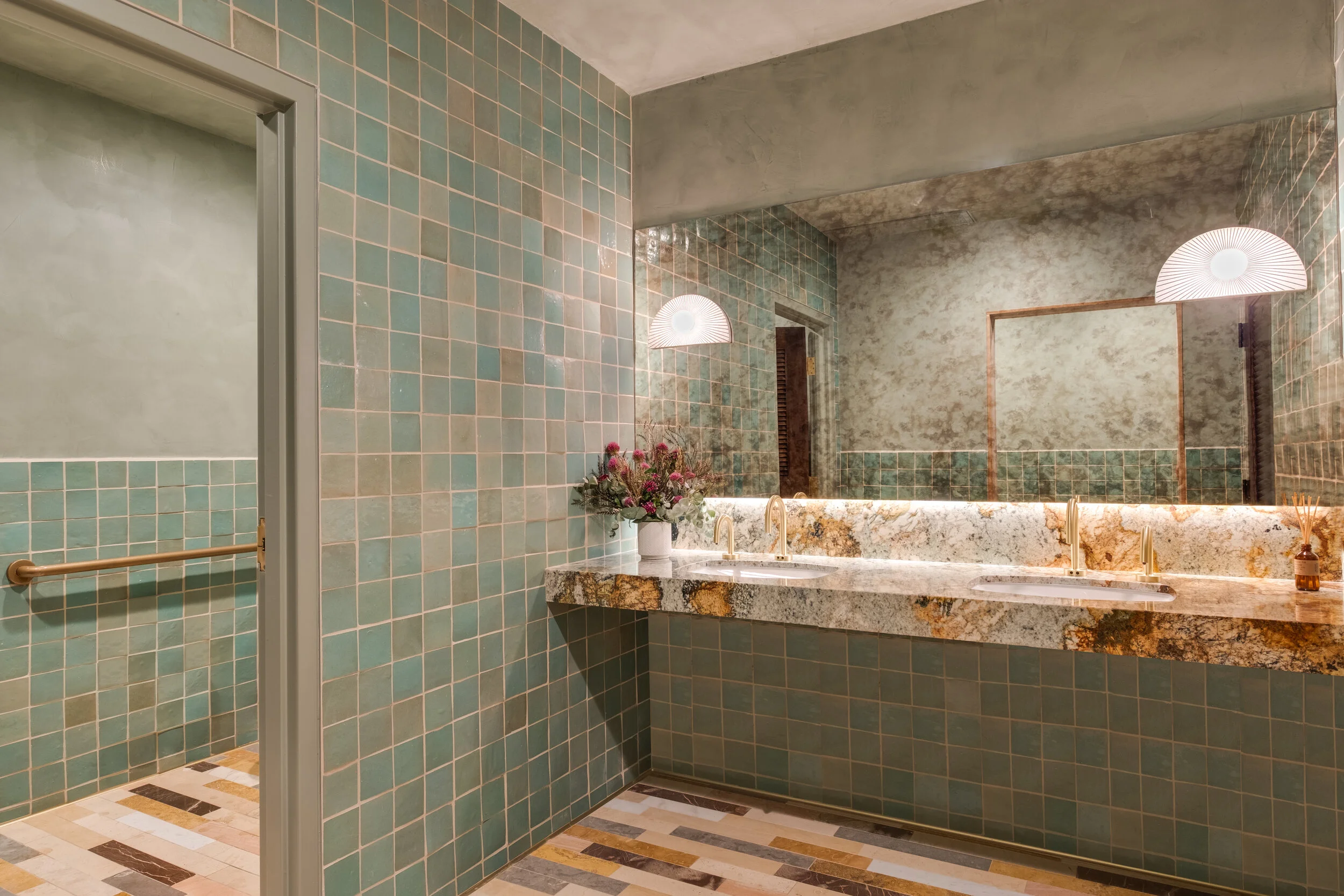 WAVERLY RESTAURANT by Design 4 Corners: Premier Luxury Interior Design ...