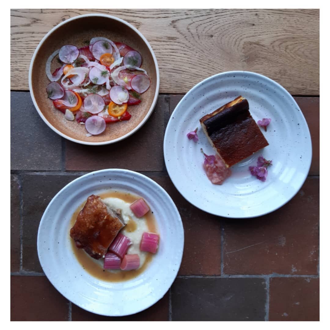 We did an (unintentionally) pink themed three course dinner for all our local Mums yesterday for Mothers Day. They had cured salmon to start, pork belly with pickled rhubarb for main and cheesecake with rhubarb compote to finish. Who doesn't like pin