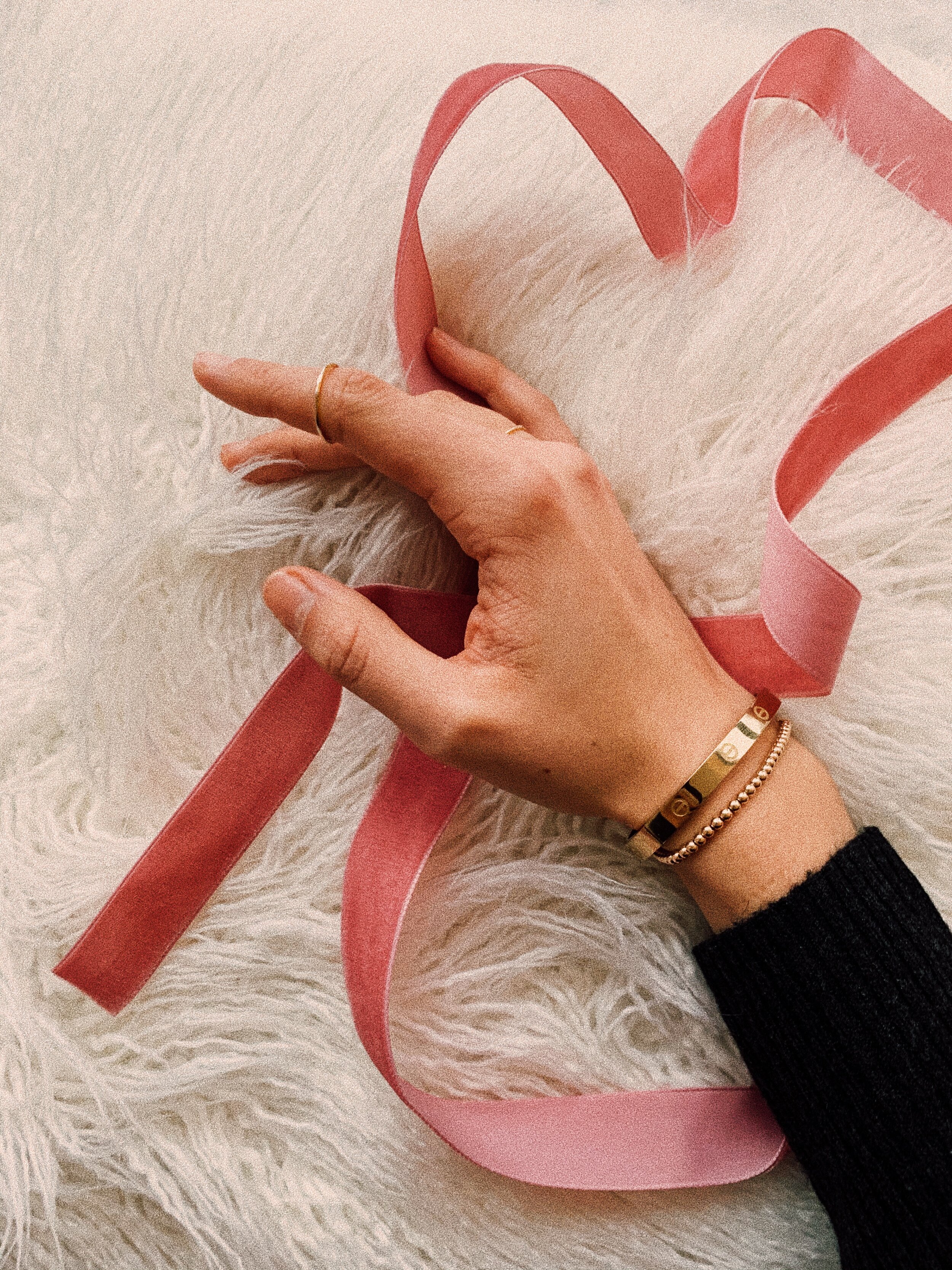 NEVER PAY FULL PRICE: HOW TO ALWAYS SHOP ON A DISCOUNT