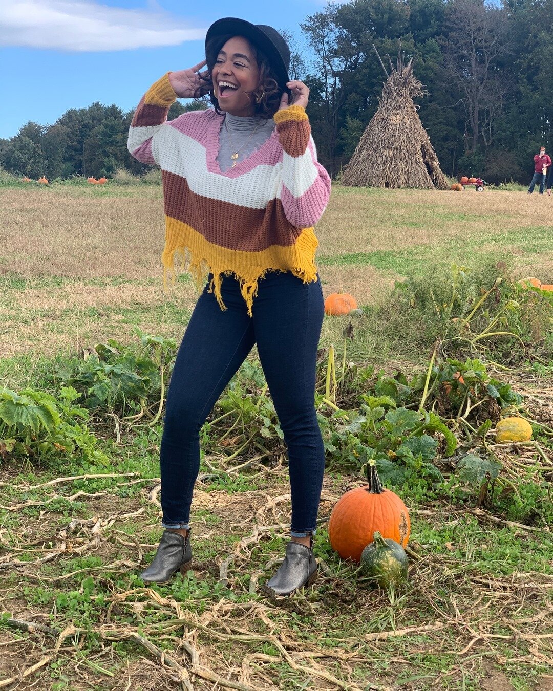 This is how excited I get when I upload new content on the OGO website. Link in the bio!⠀⠀⠀⠀⠀⠀⠀⠀⠀
⠀⠀⠀⠀⠀⠀⠀⠀⠀
Turtle neck @urbanoutfitters⠀⠀⠀⠀⠀⠀⠀⠀⠀
Sweater @rainbowshops⠀⠀⠀⠀⠀⠀⠀⠀⠀
Jeans @jcrew⠀⠀⠀⠀⠀⠀⠀⠀⠀
Booties @luckybrand