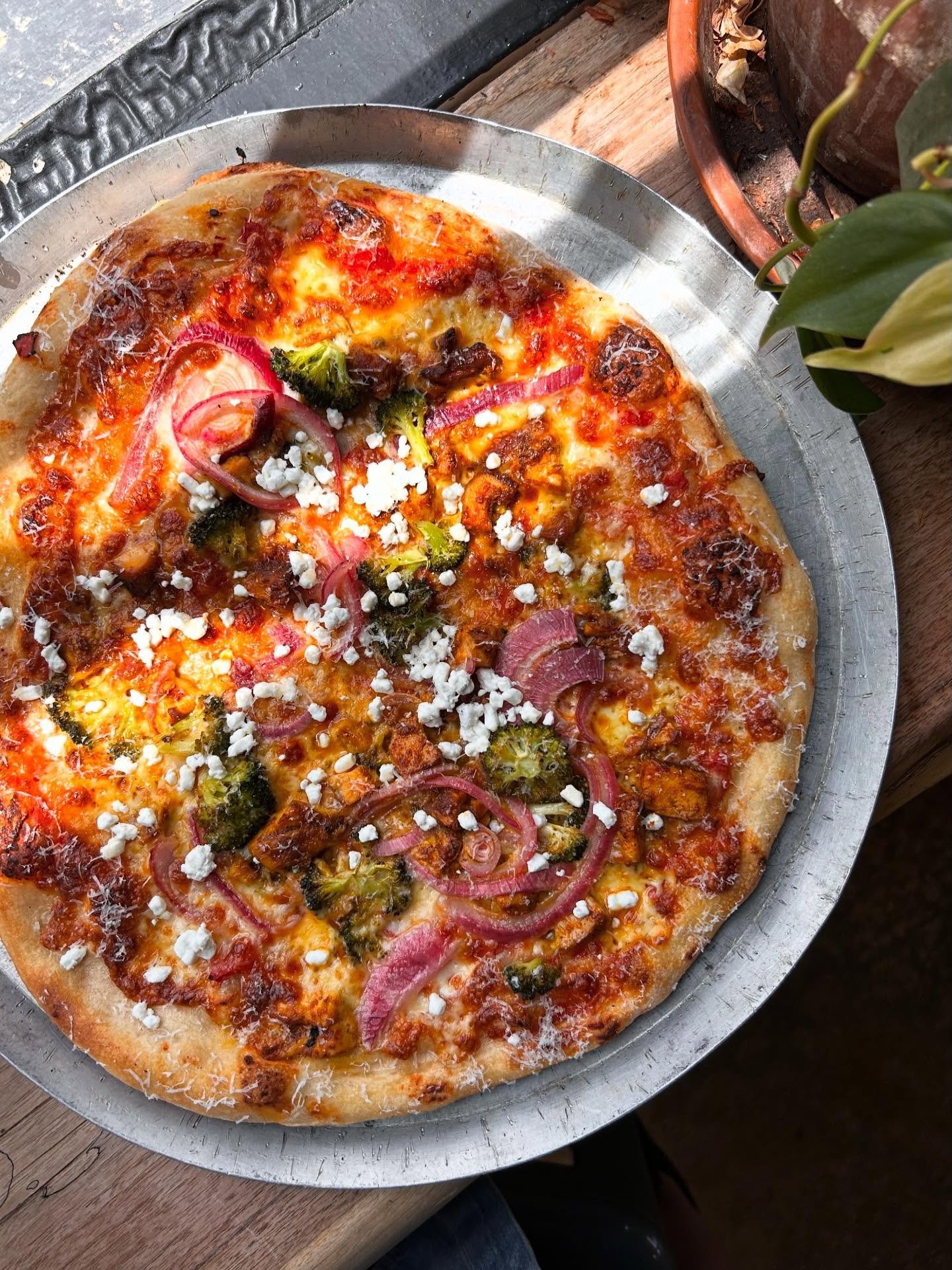 Alright, pizza is over and sold out but I just wanted to thank y&rsquo;all for showing up today and thank you for coming out last night to our first Friday event. Y&rsquo;all are the best!

See ya Tuesday 
❤️