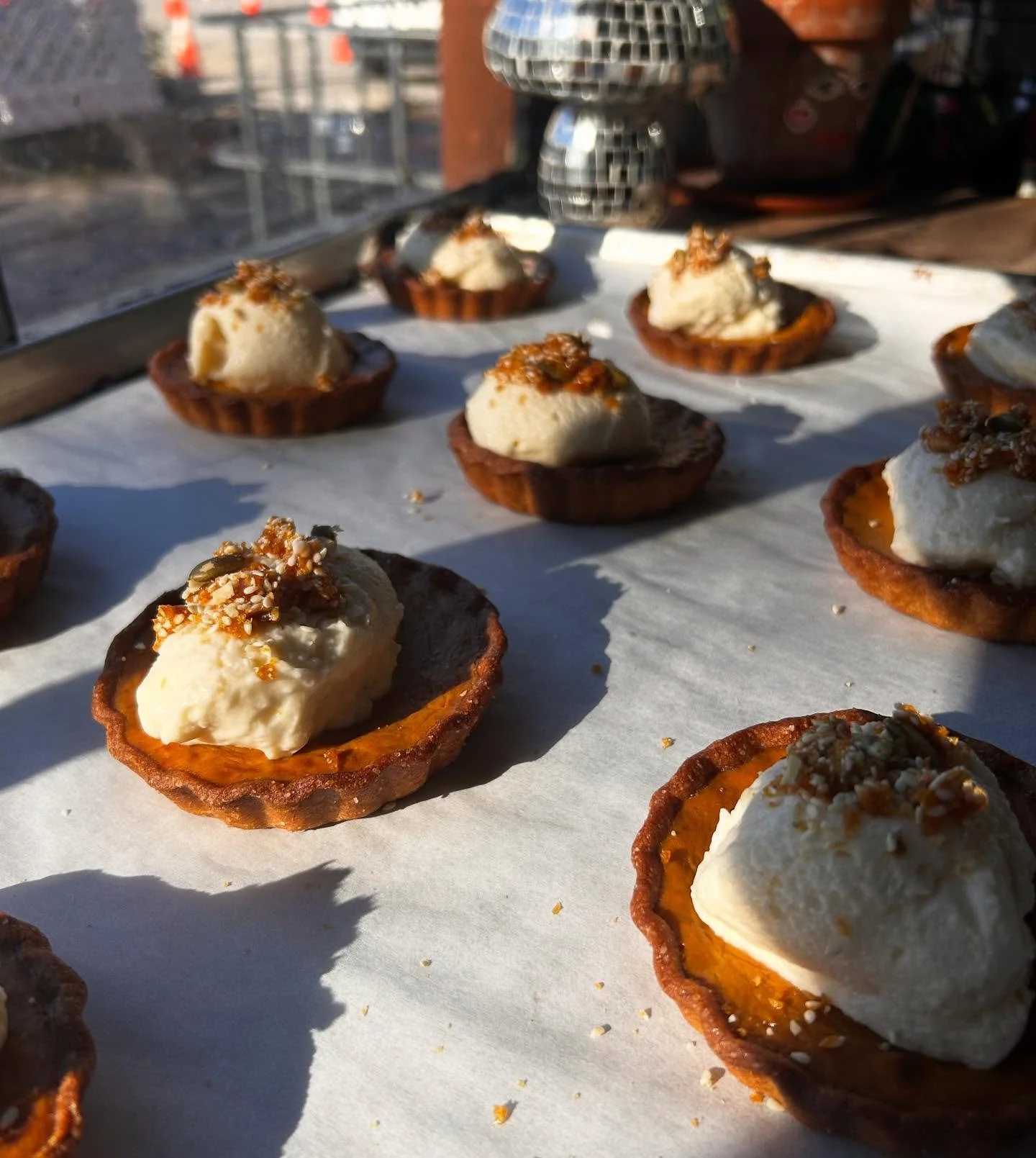 We&rsquo;ve got a new pumpkin miso tart that shouldn&rsquo;t be missed! Topped with whipped cream and a crumble of our sesame brittle on top it&rsquo;s a perfect fall combination.

We are open 
9:00 - 2:00
❤️