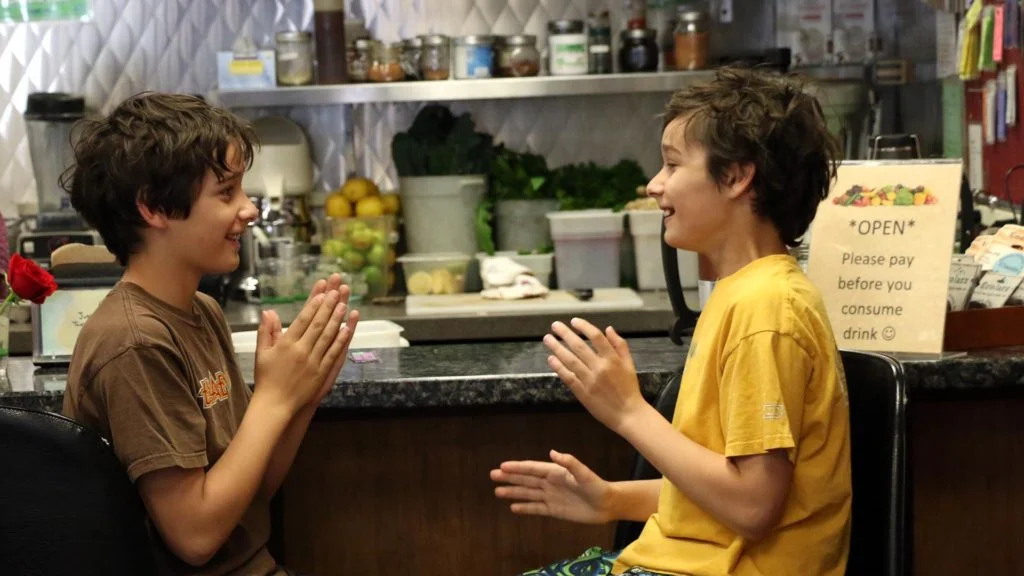 kids-in-cafe-1024x576.jpg