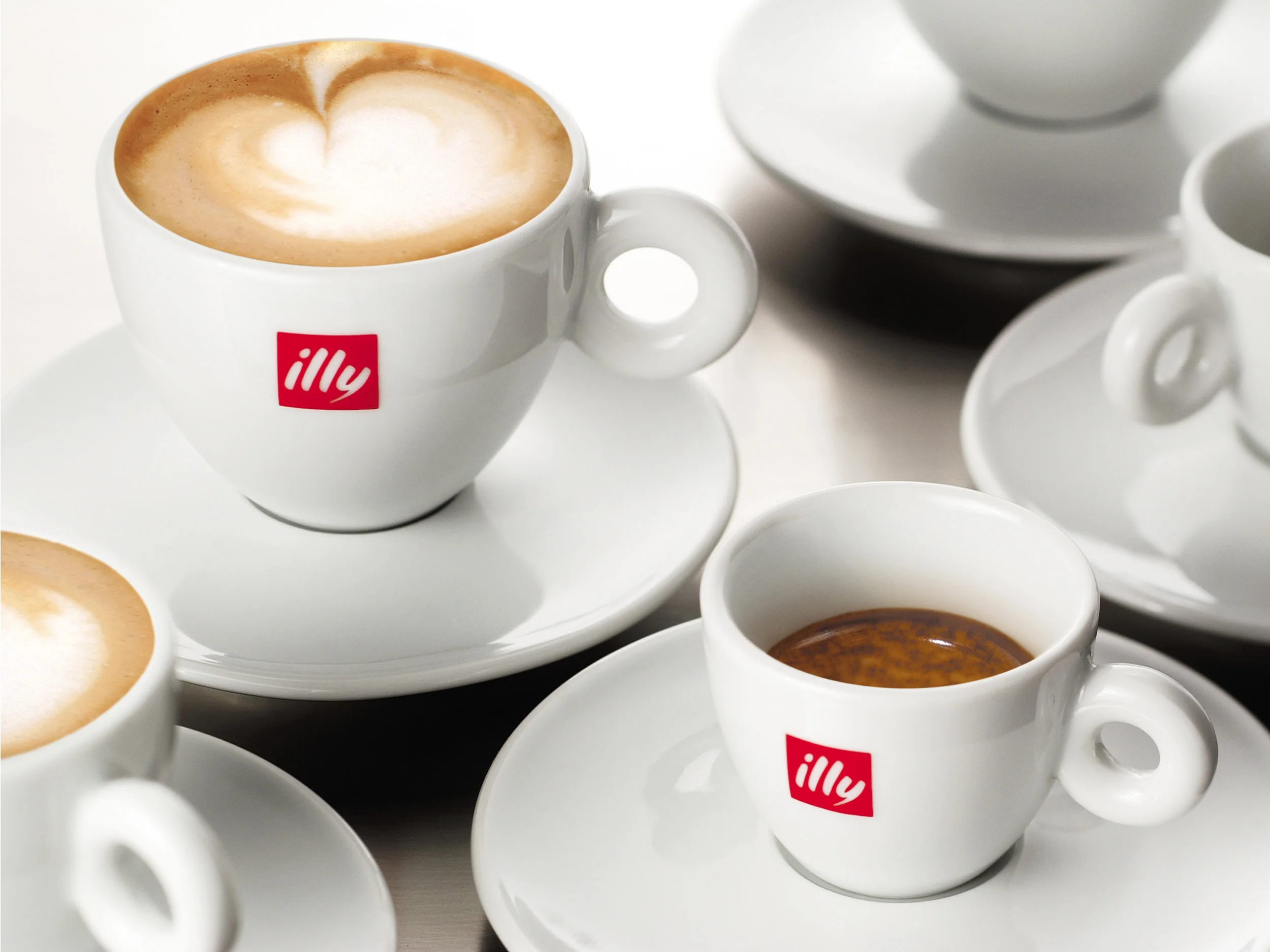 illy-logo-cups.jpg