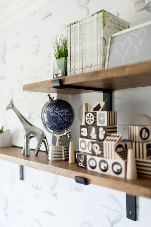 How to style your wall shelves - Nursery designed by Rockabye Mommy
