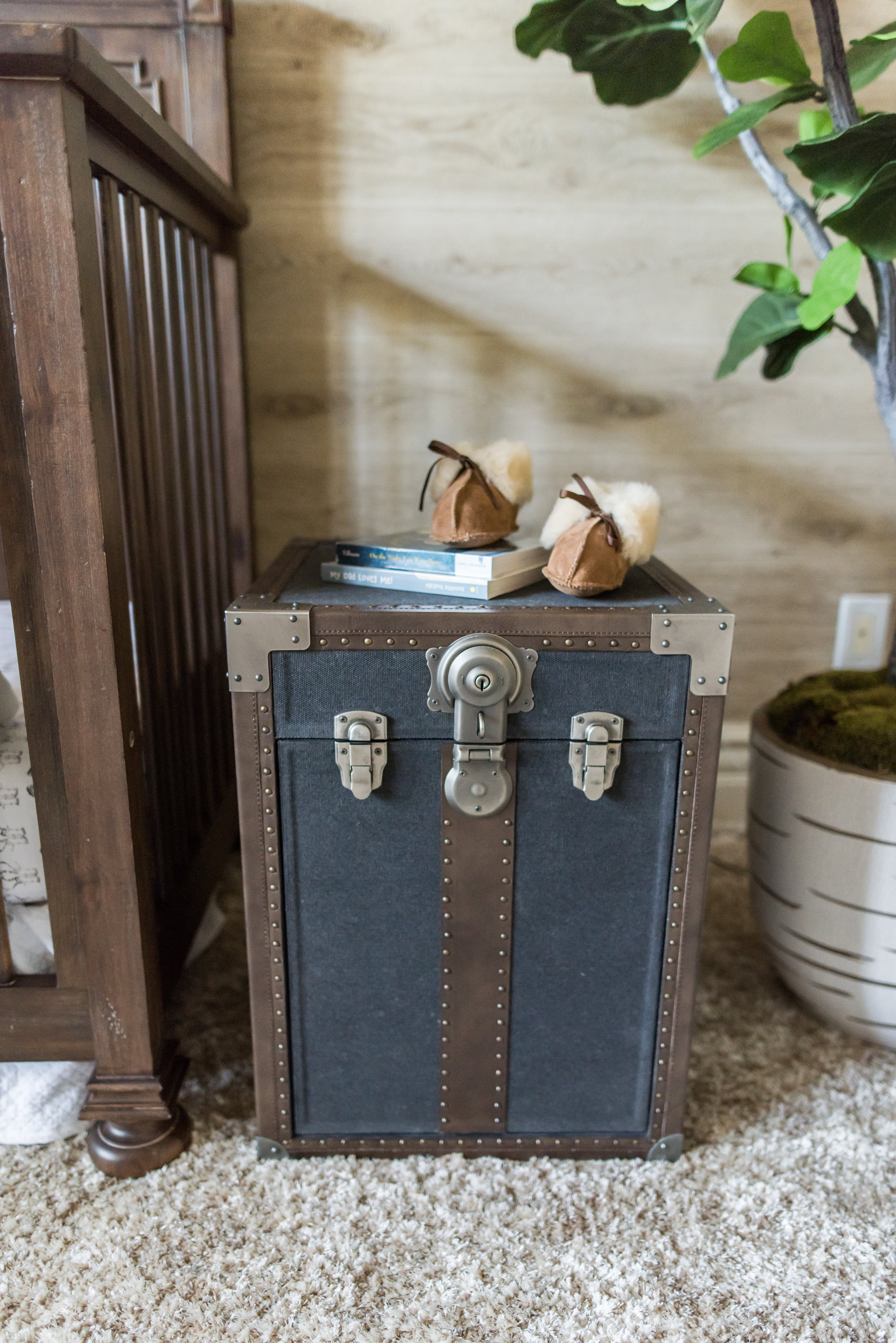 steamer-trunk-storage-side-table.jpg