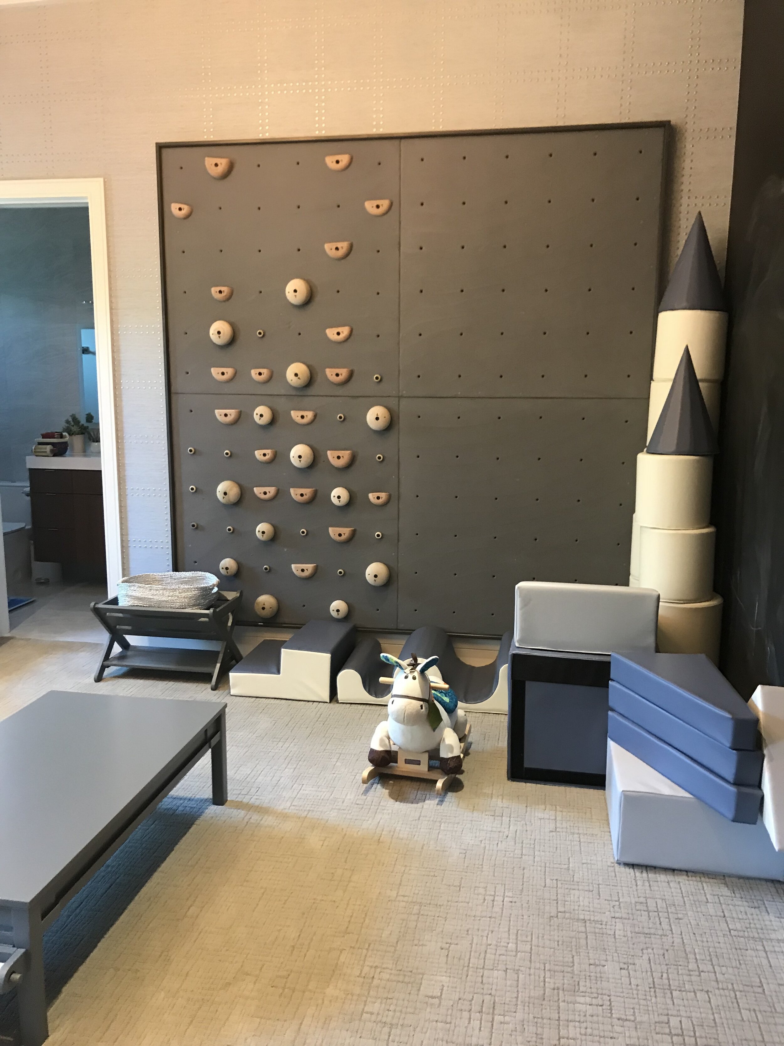 rock_wall_ideas_playroom.jpg