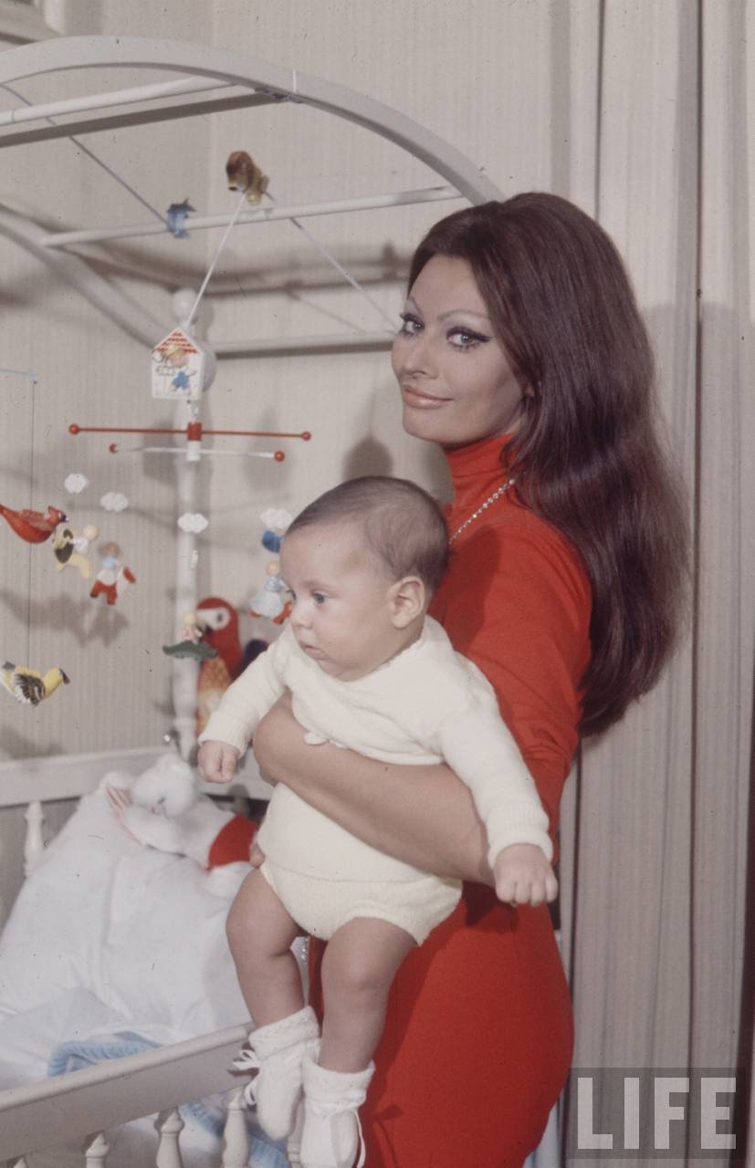 sophia-loren-baby-mobile-rockabye-mommy-nursery-designer.jpg