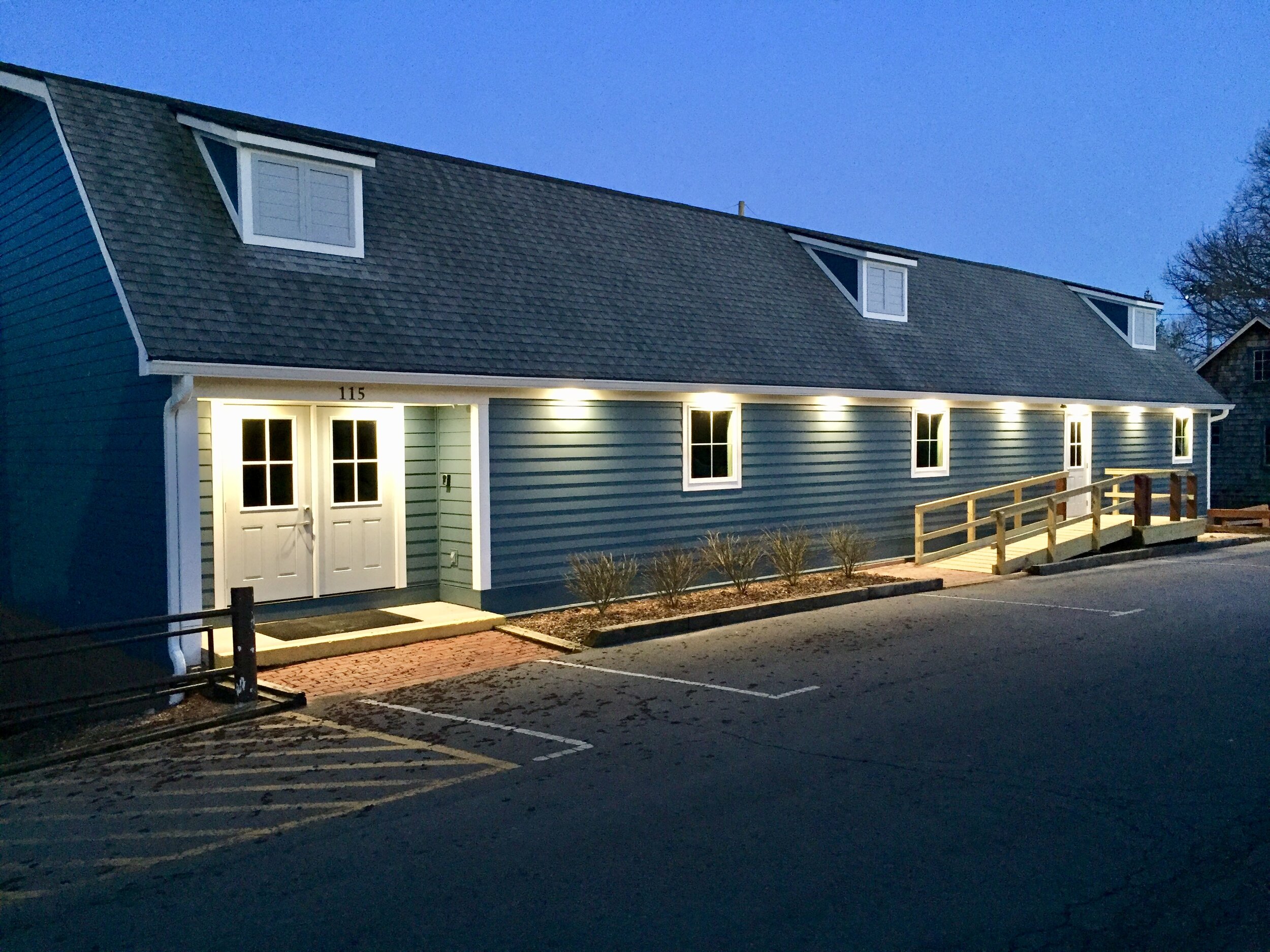 Clubhouse Outside Night View 1.jpg