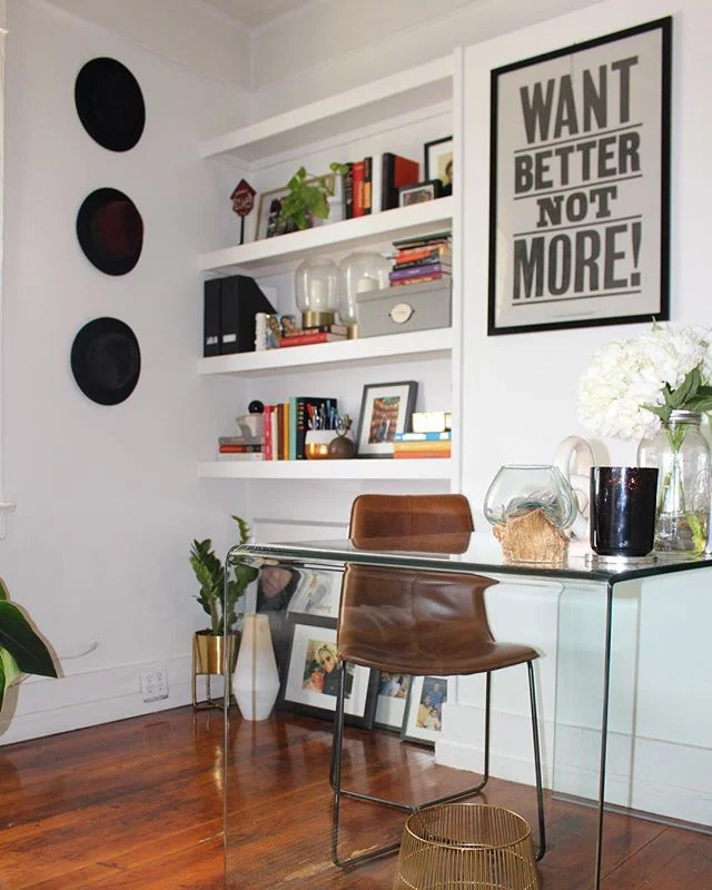 👈(Swipe For Before Photos)👉
This office area was by far my favorite room in the house. The room was right outside of the bedroom, so ideally you would want the space to motivate you to get up and WORK! The chalkboard/mood board wall constantly rota