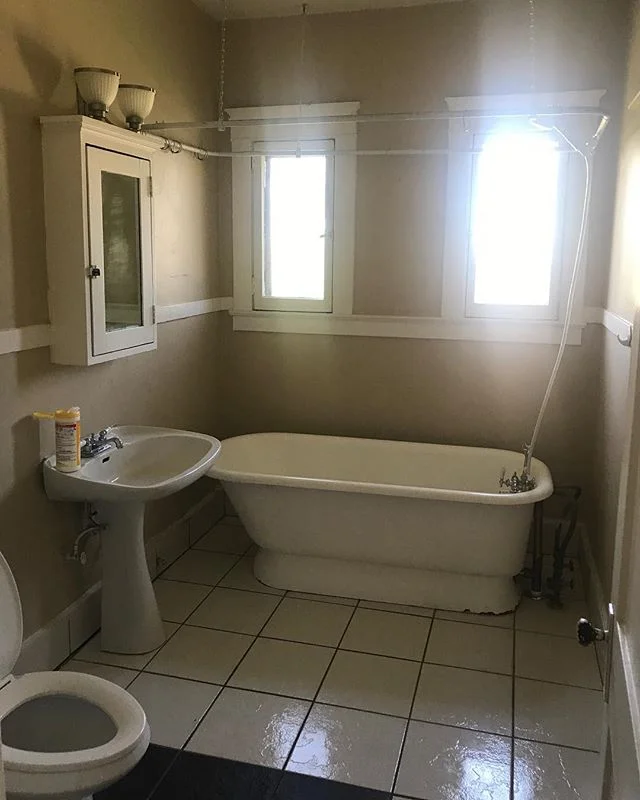 Who doesn&rsquo;t love a before and after?! This is a real life before and after tho. The kind that took 5 months to source 72x84inch long shower curtains for an ridiculously high shower curtain rod. Affordable 42 inch shelving, a vintage runner for 